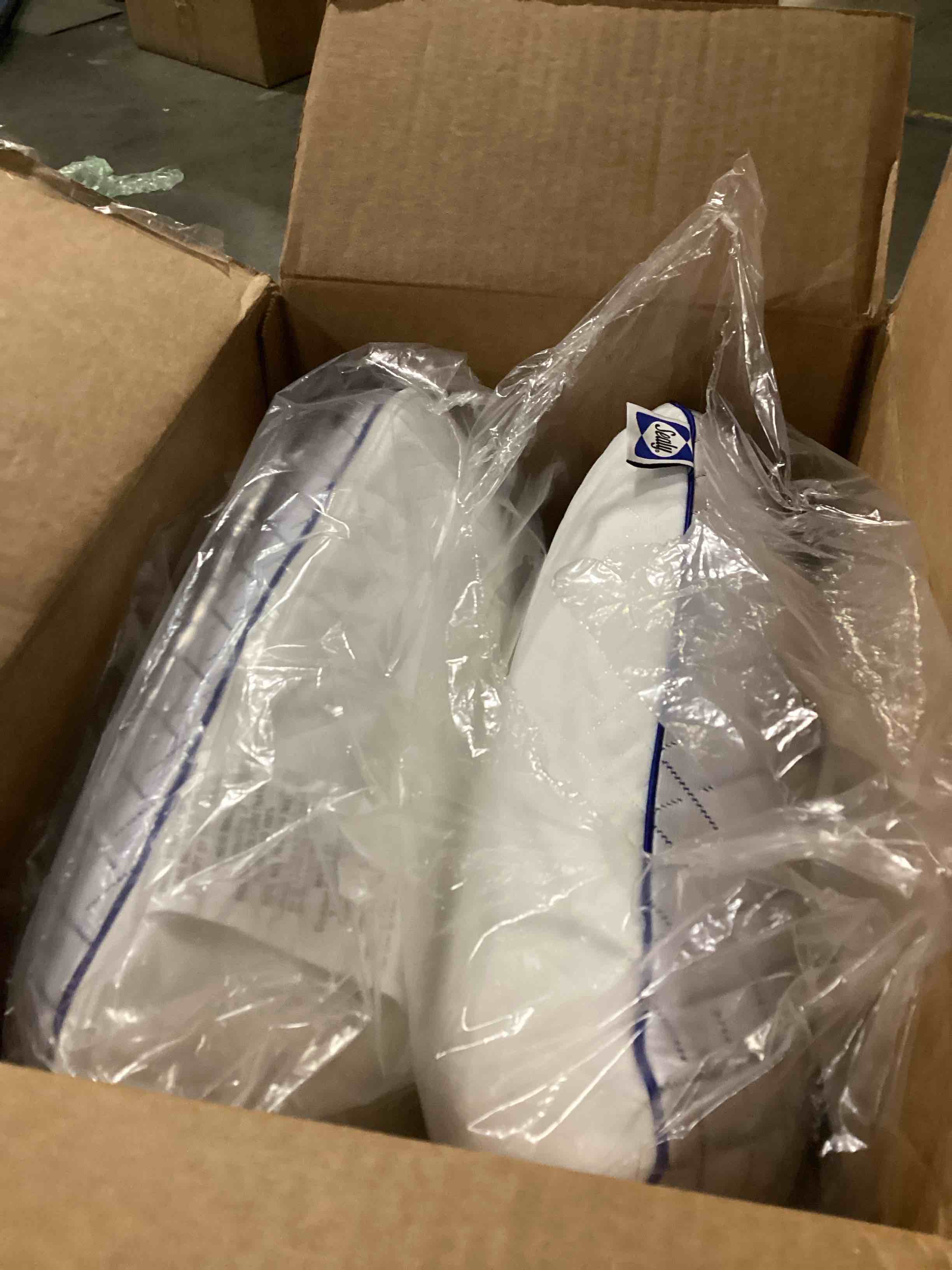 https://s3.amazonaws.com/lotting-images-prod/bidfta/BRN1528116_1738075887984.jpeg