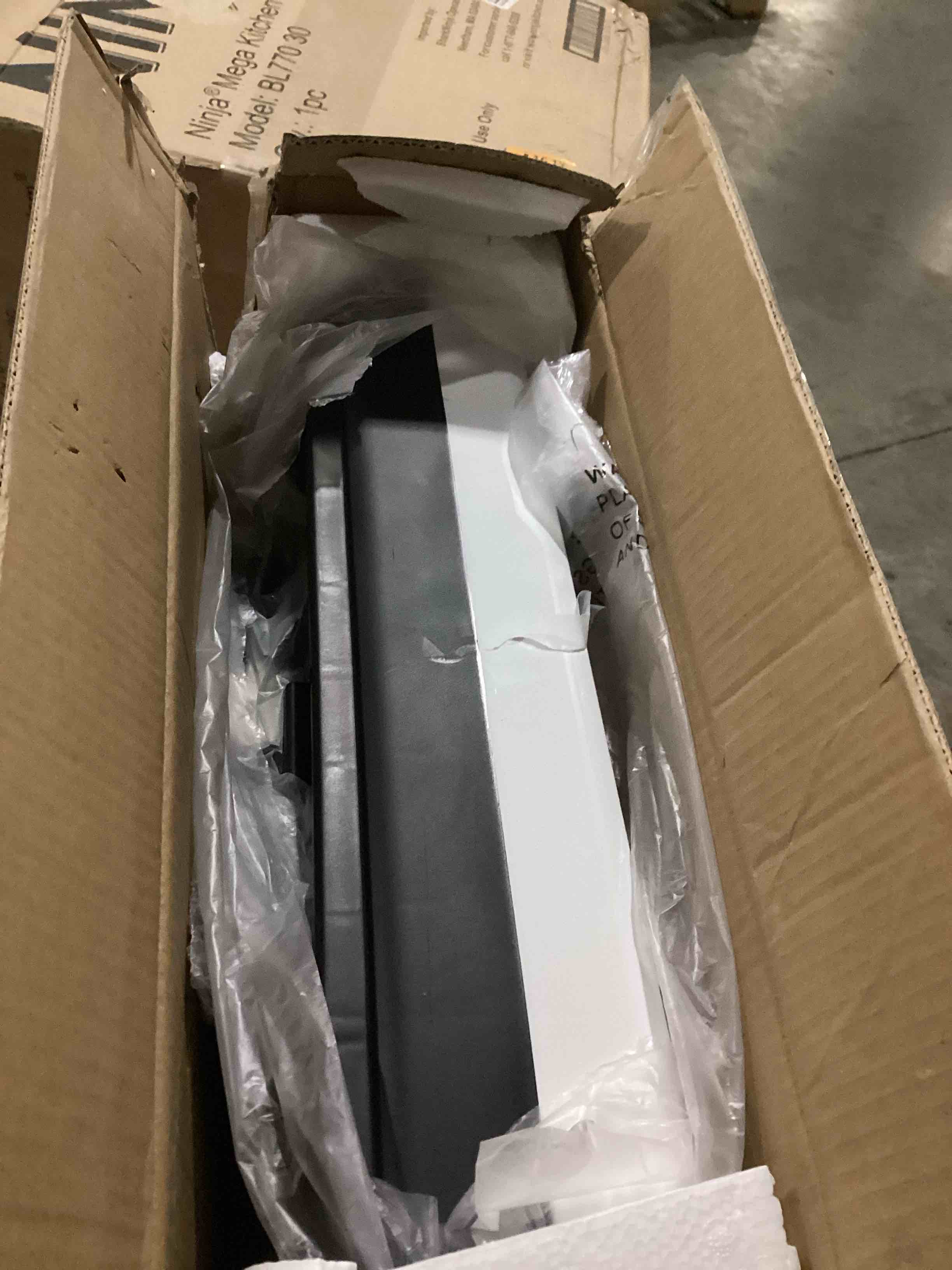 https://s3.amazonaws.com/lotting-images-prod/bidfta/BRN1528244_1738155324750.jpeg