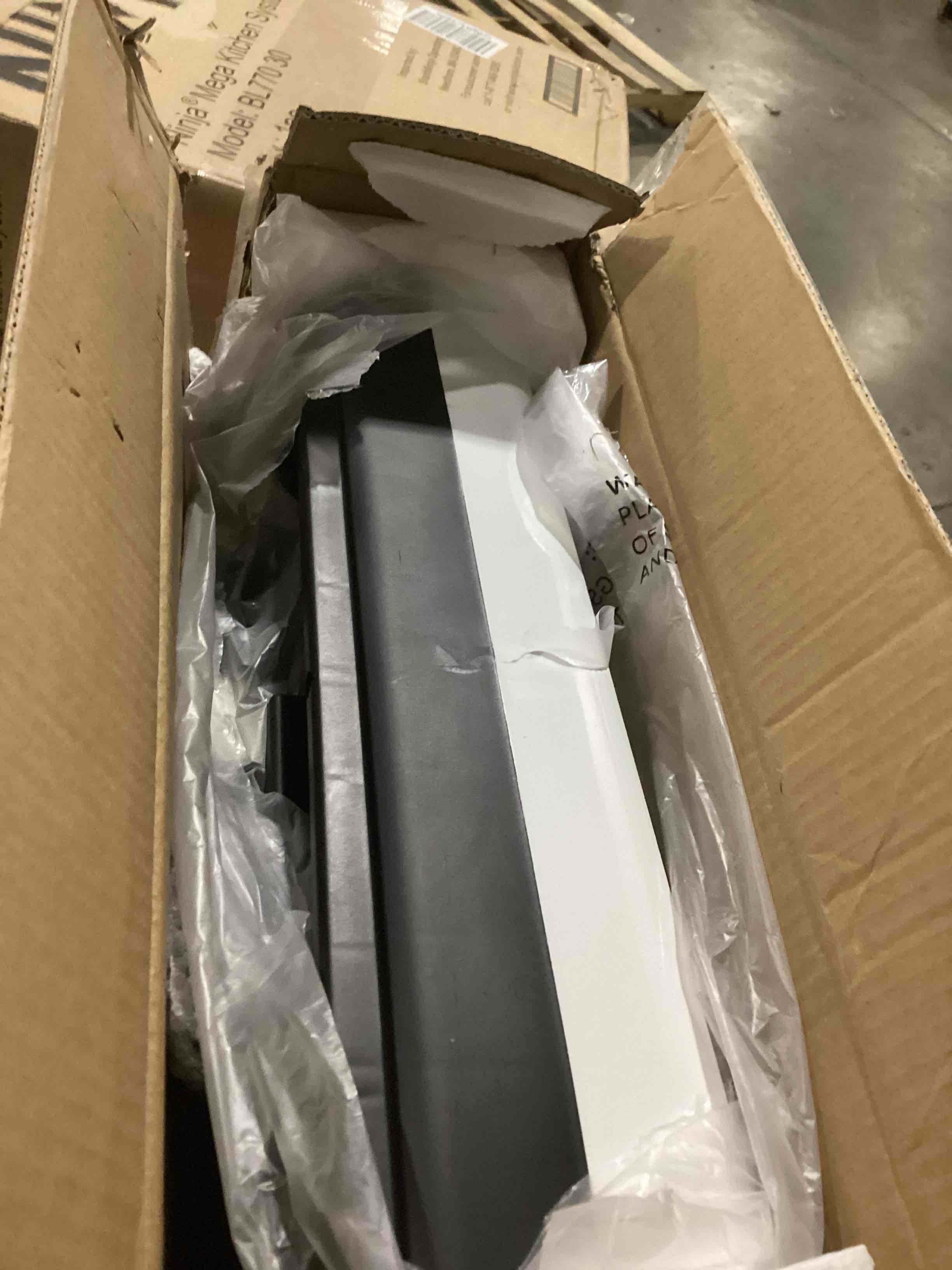 https://s3.amazonaws.com/lotting-images-prod/bidfta/BRN1528244_1738155326044.jpeg