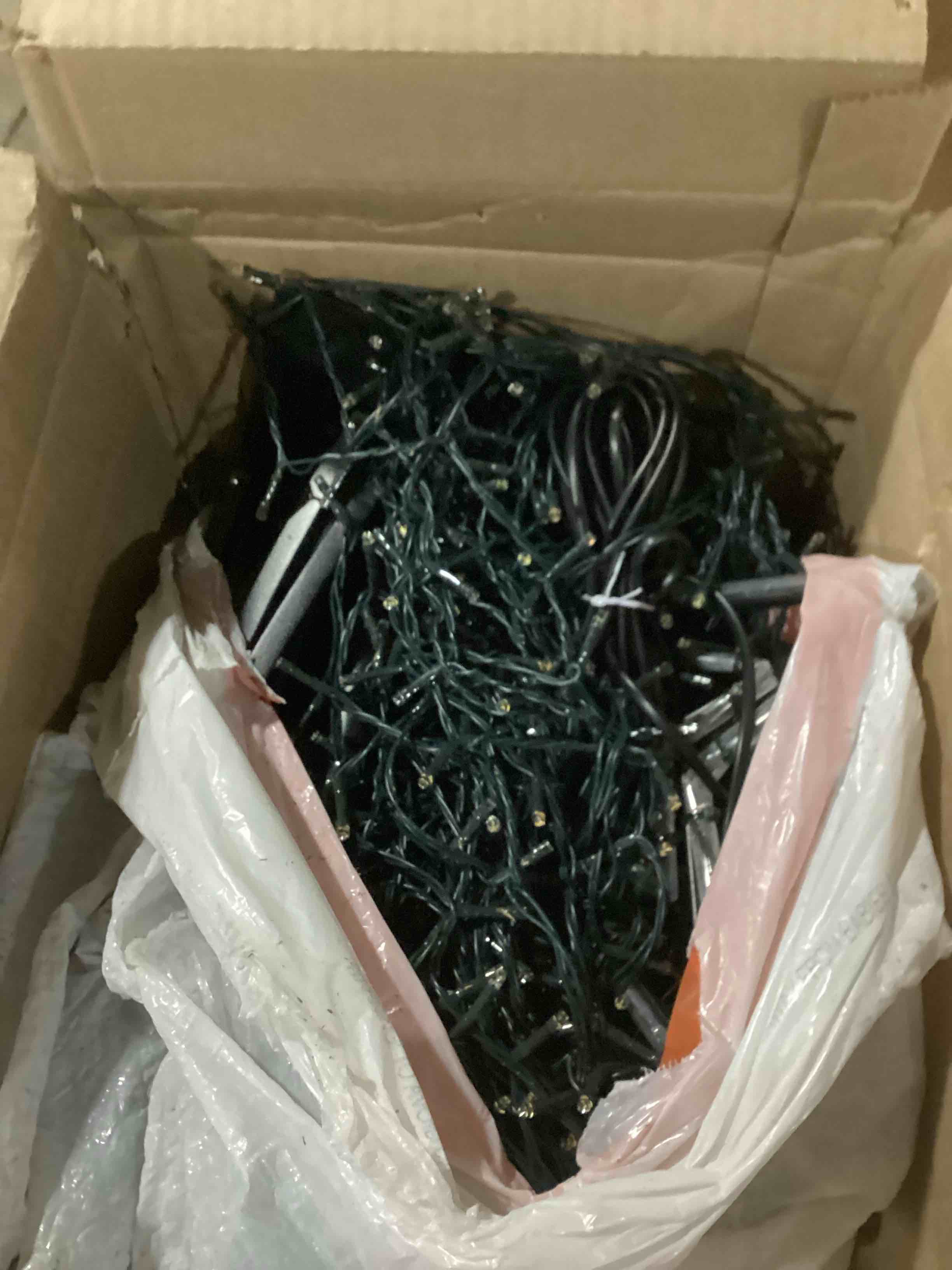 https://s3.amazonaws.com/lotting-images-prod/bidfta/BRN1528352_1738180981602.jpeg