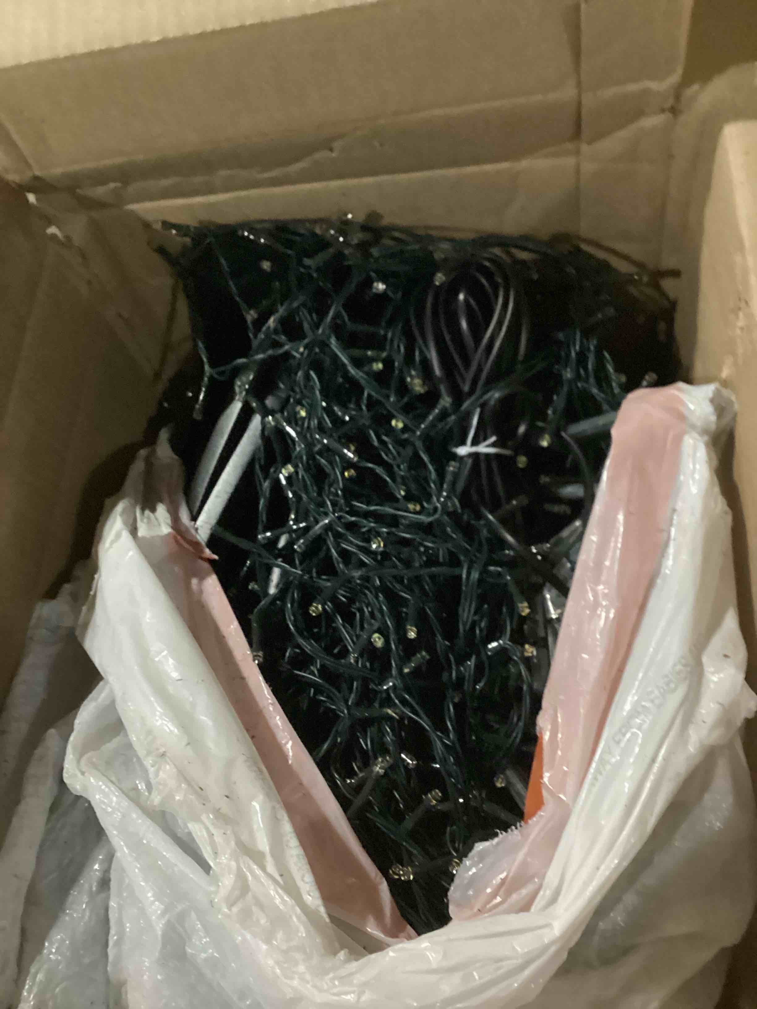 https://s3.amazonaws.com/lotting-images-prod/bidfta/BRN1528352_1738180982583.jpeg