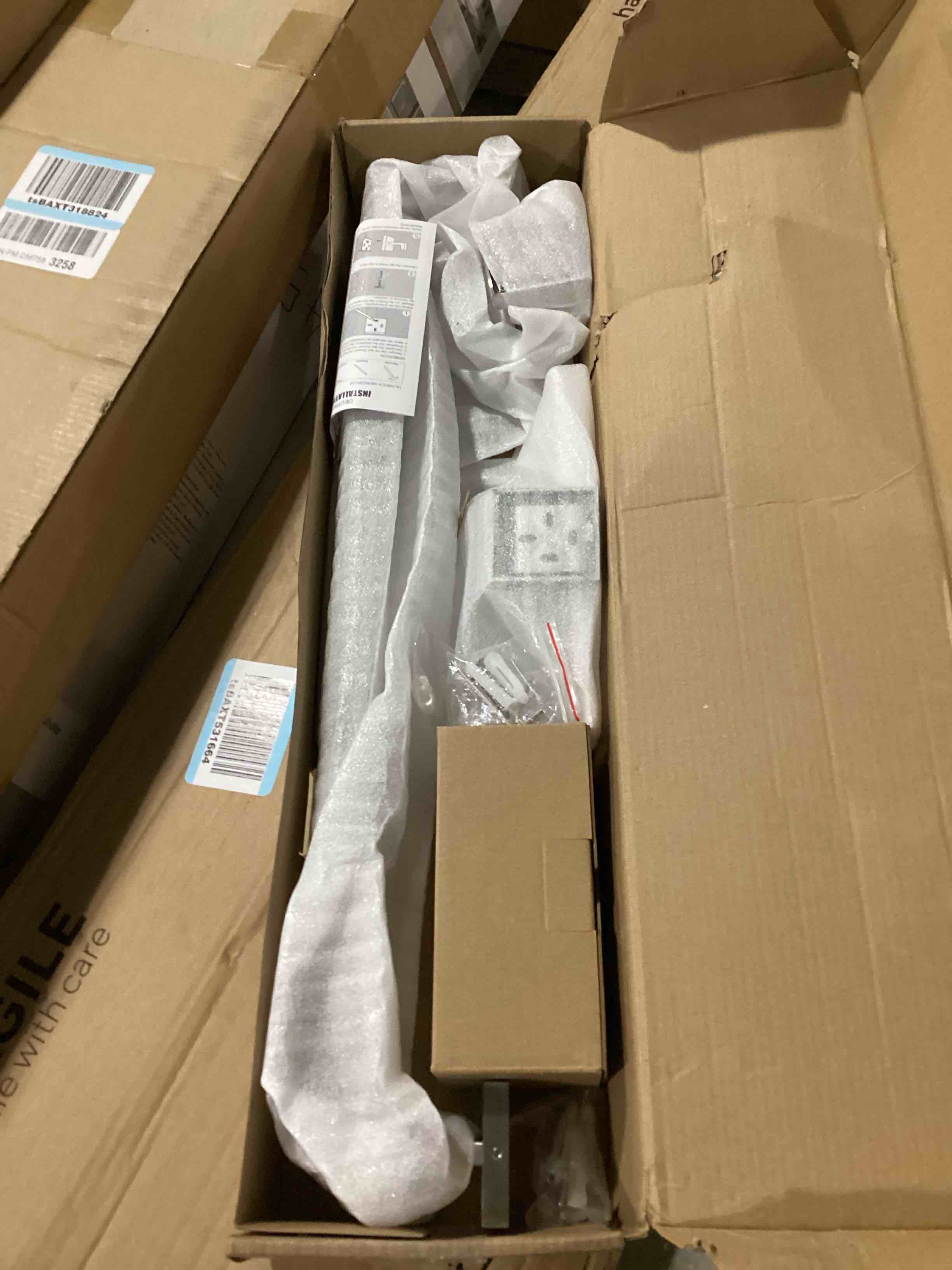 https://s3.amazonaws.com/lotting-images-prod/bidfta/BRN1528377_1738240251587.jpeg