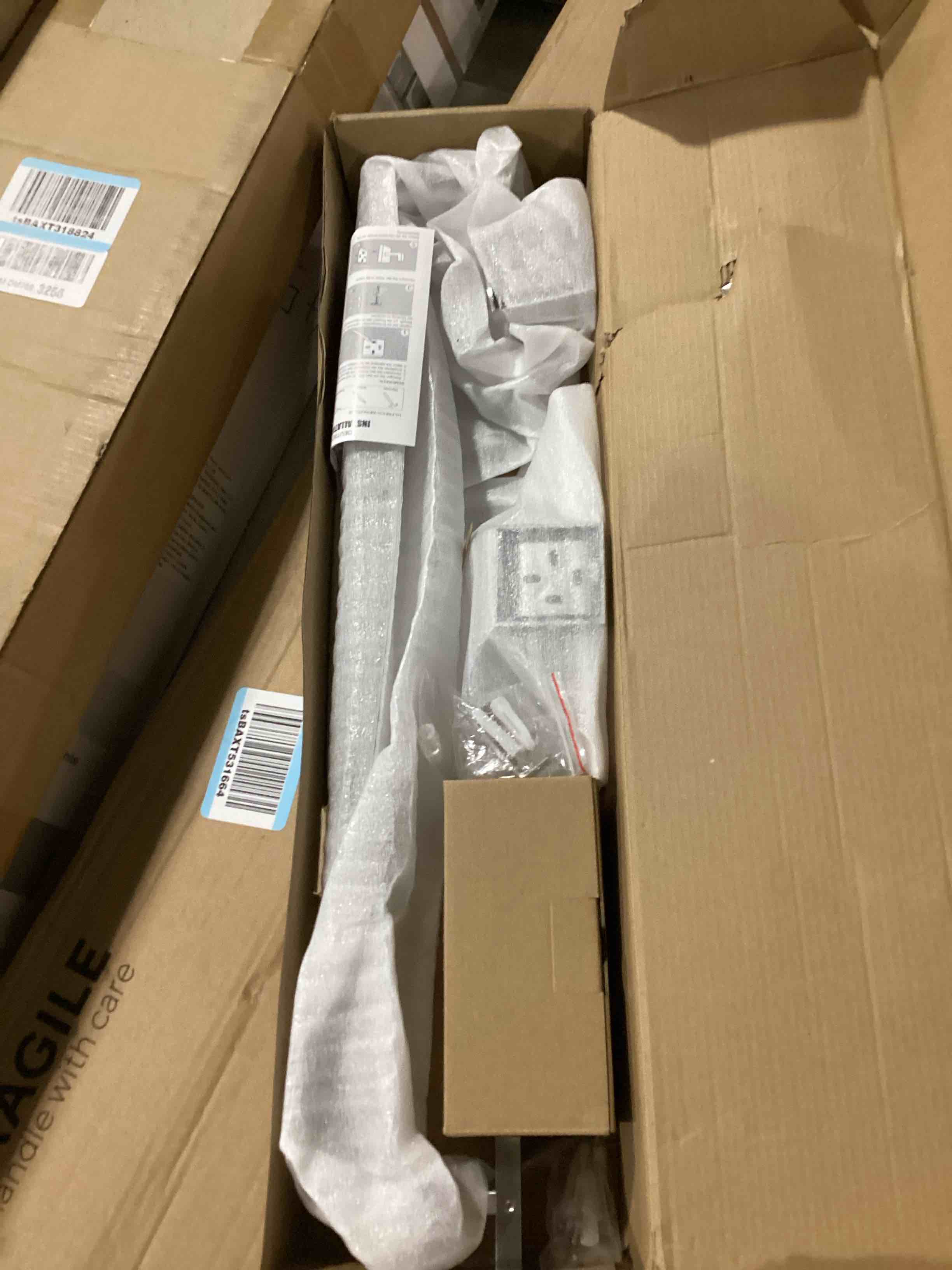 https://s3.amazonaws.com/lotting-images-prod/bidfta/BRN1528377_1738240252316.jpeg