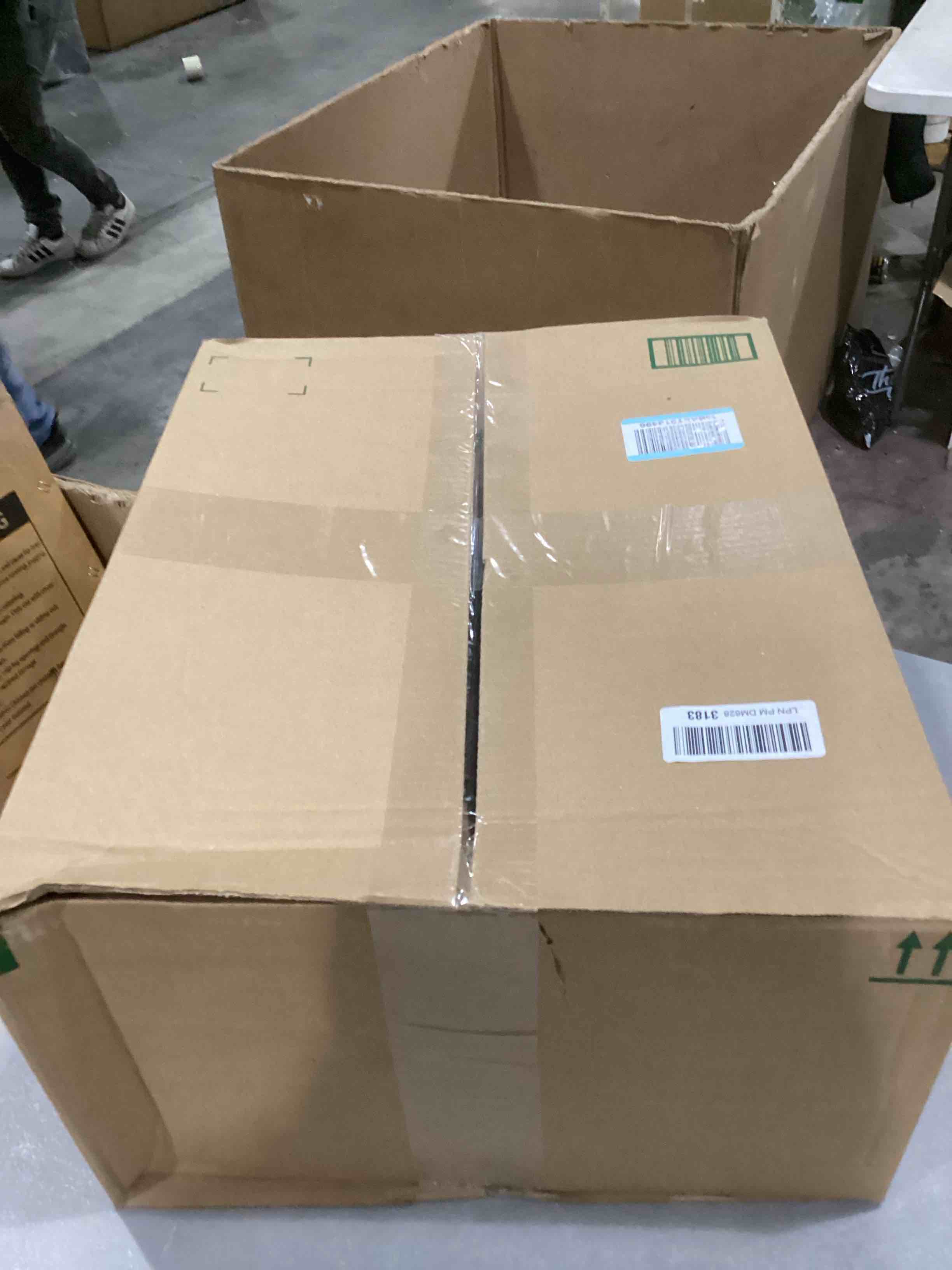 https://s3.amazonaws.com/lotting-images-prod/bidfta/BRN1534176_1738243169820.jpeg