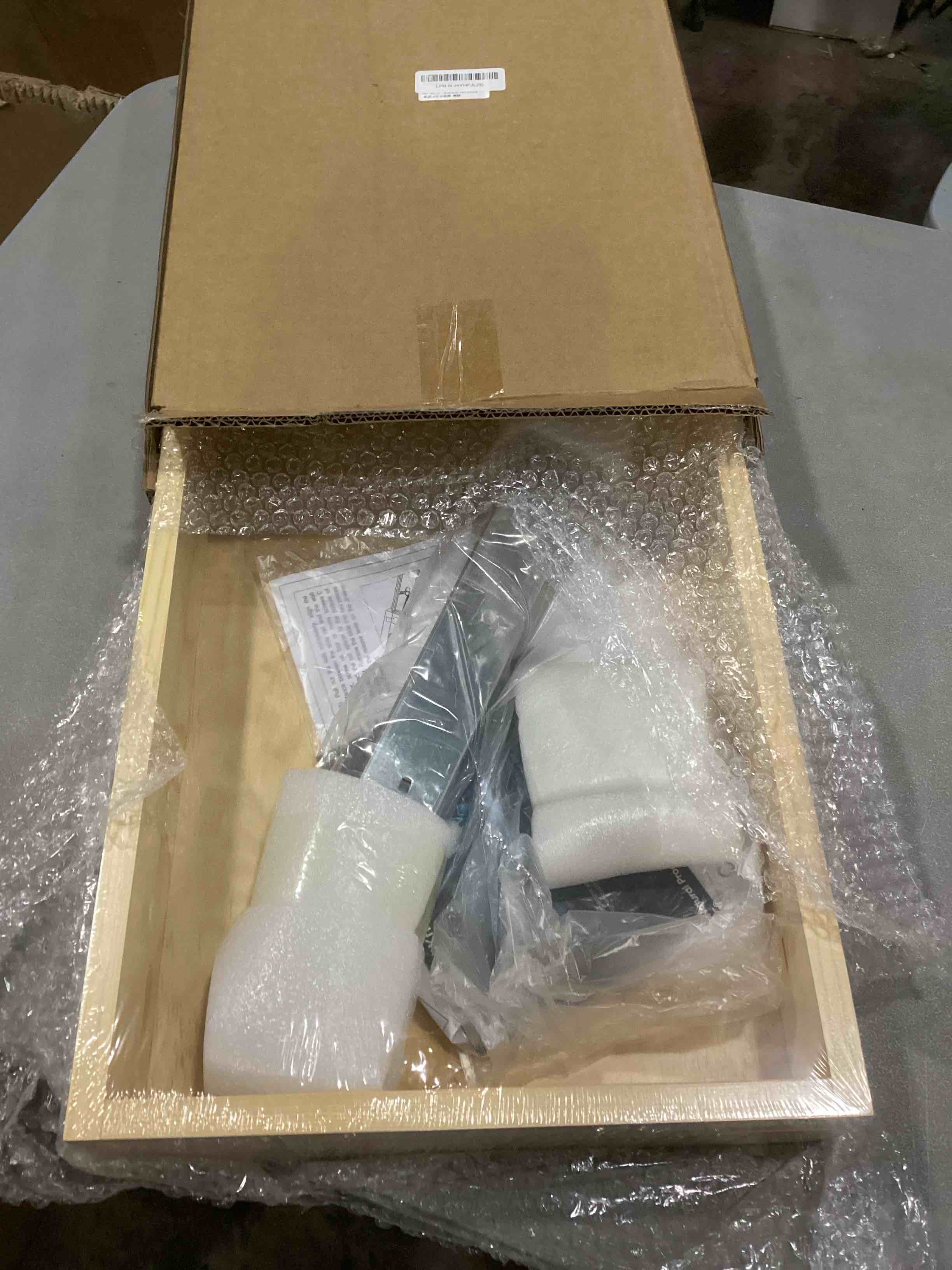https://s3.amazonaws.com/lotting-images-prod/bidfta/BRN1534644_1738677486261.jpeg