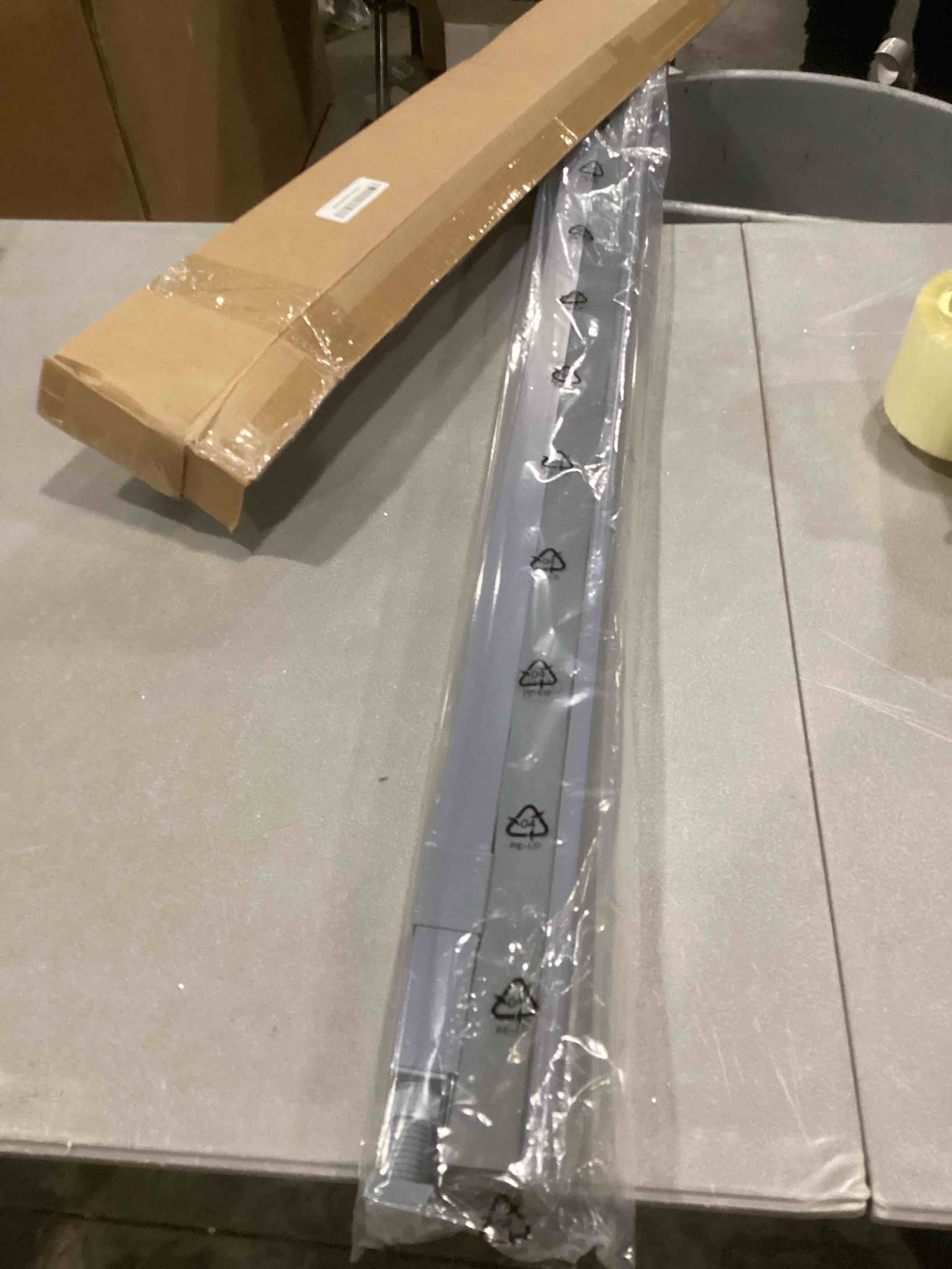 https://s3.amazonaws.com/lotting-images-prod/bidfta/BRN1534661_1738679486744.jpeg