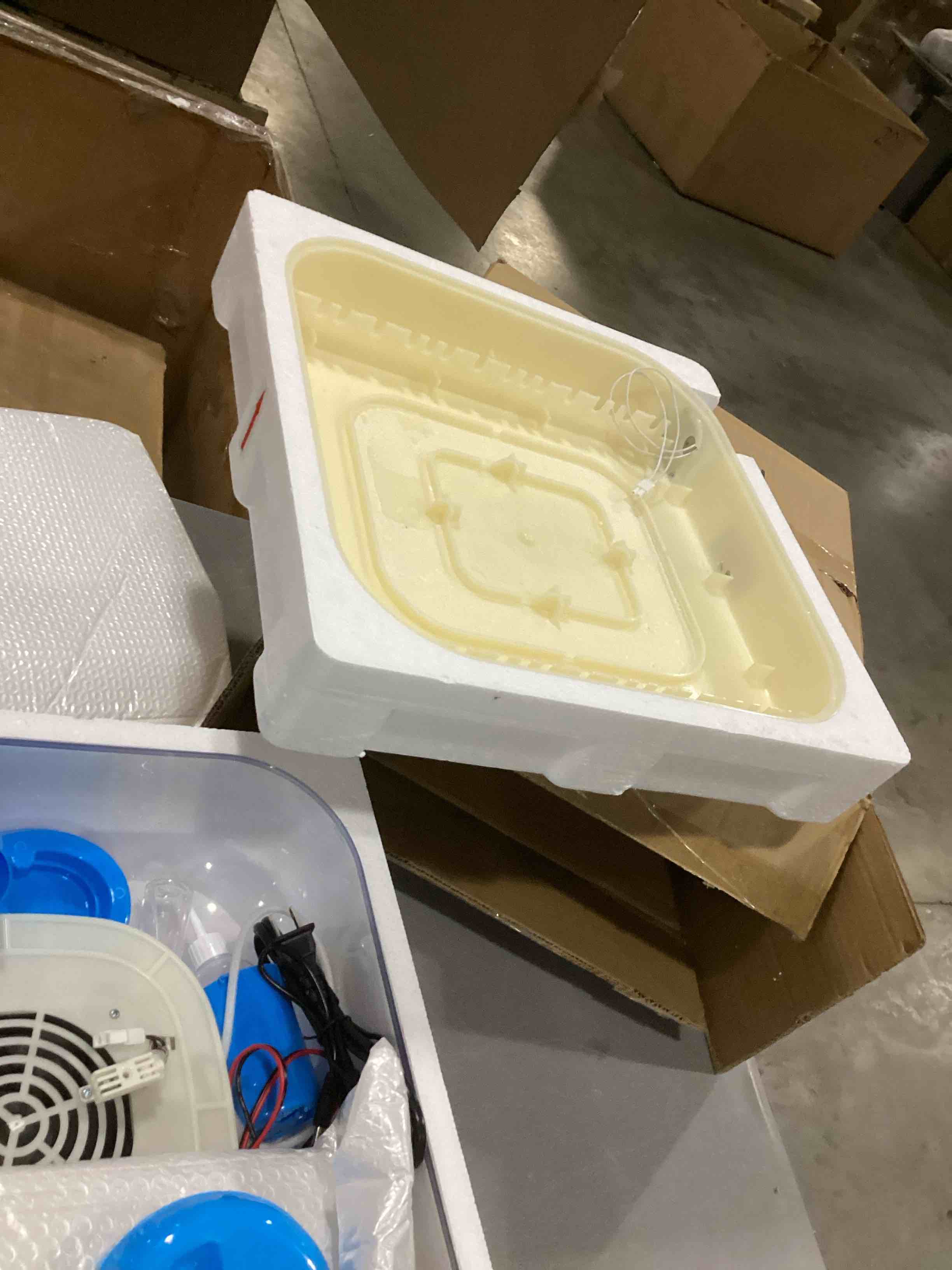 https://s3.amazonaws.com/lotting-images-prod/bidfta/BRN1537049_1738338918133.jpeg