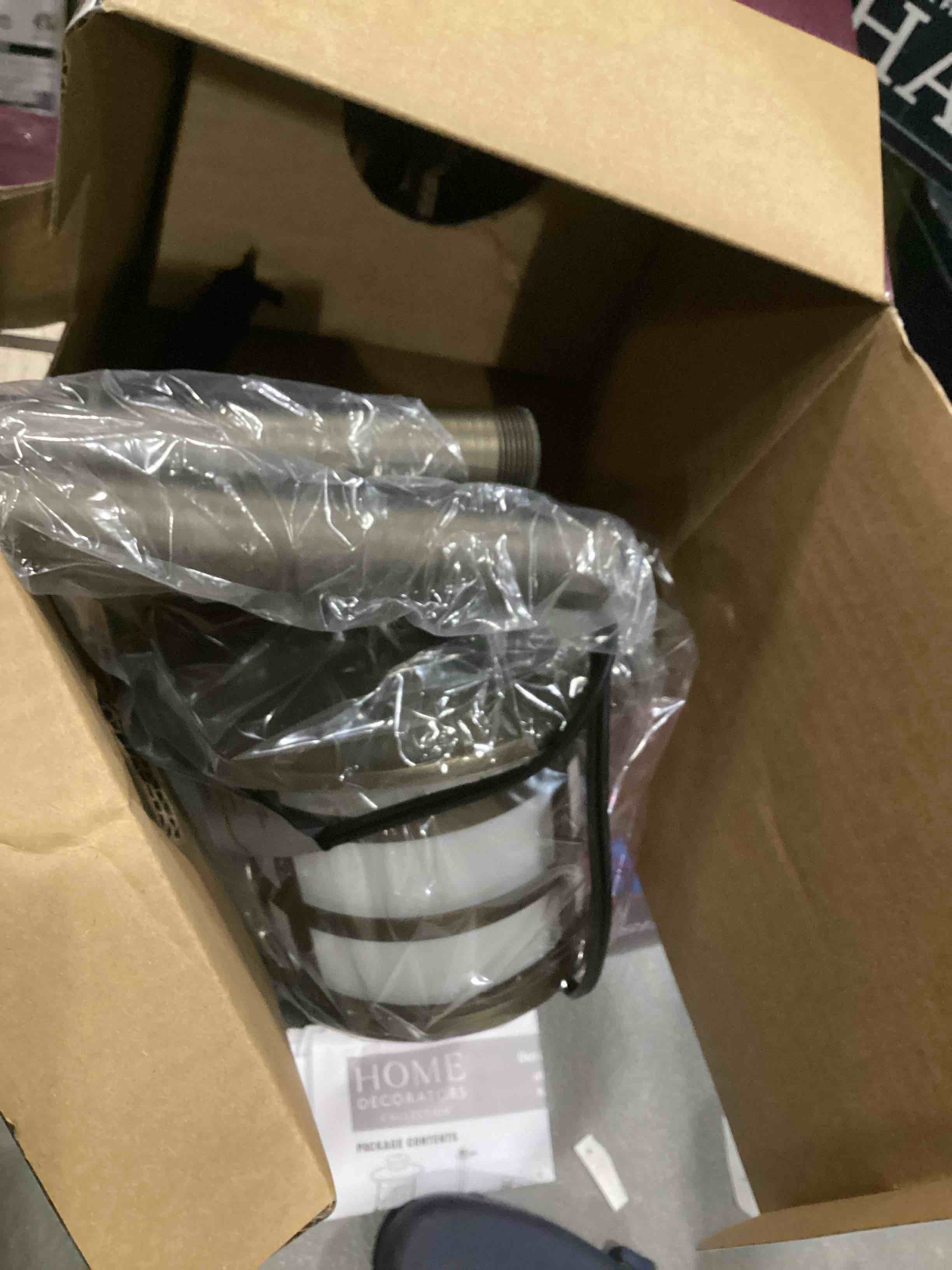 https://s3.amazonaws.com/lotting-images-prod/bidfta/BRN1537629_1738847980748.jpeg