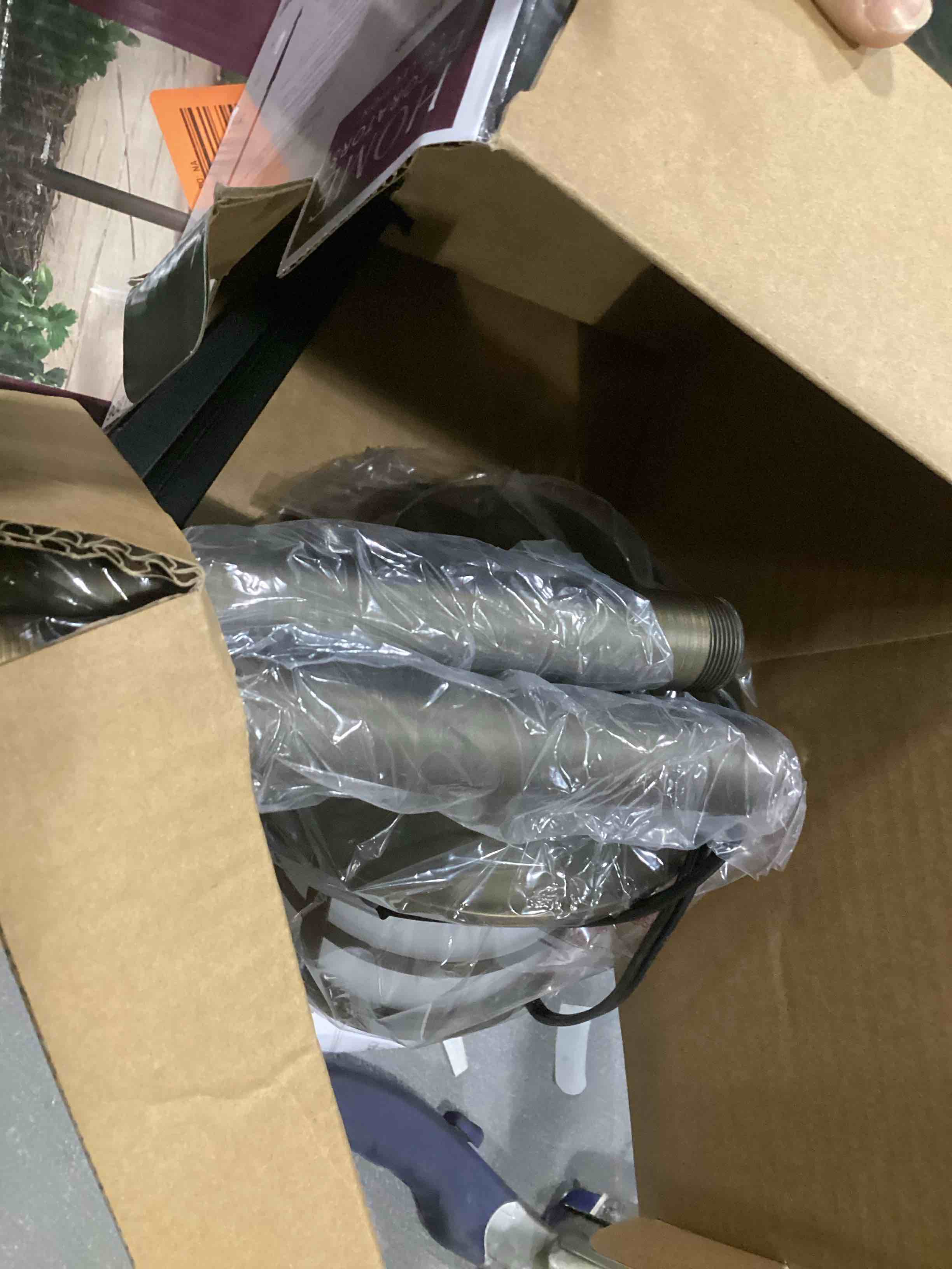https://s3.amazonaws.com/lotting-images-prod/bidfta/BRN1537629_1738847983357.jpeg