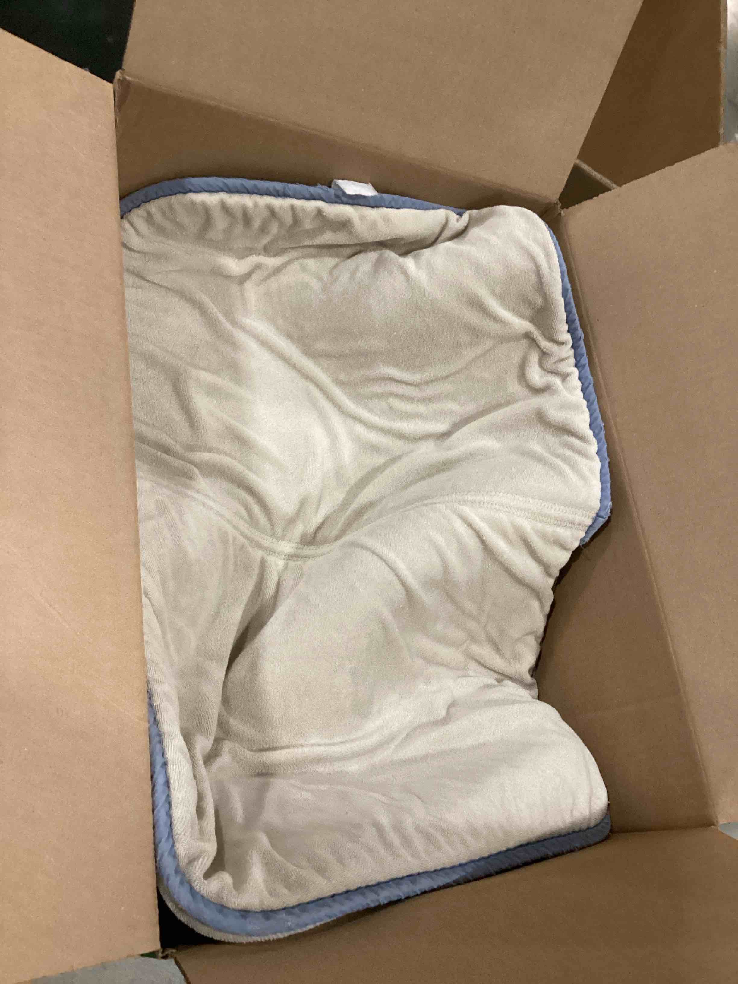 https://s3.amazonaws.com/lotting-images-prod/bidfta/BRN1539475_1740415440093.jpeg