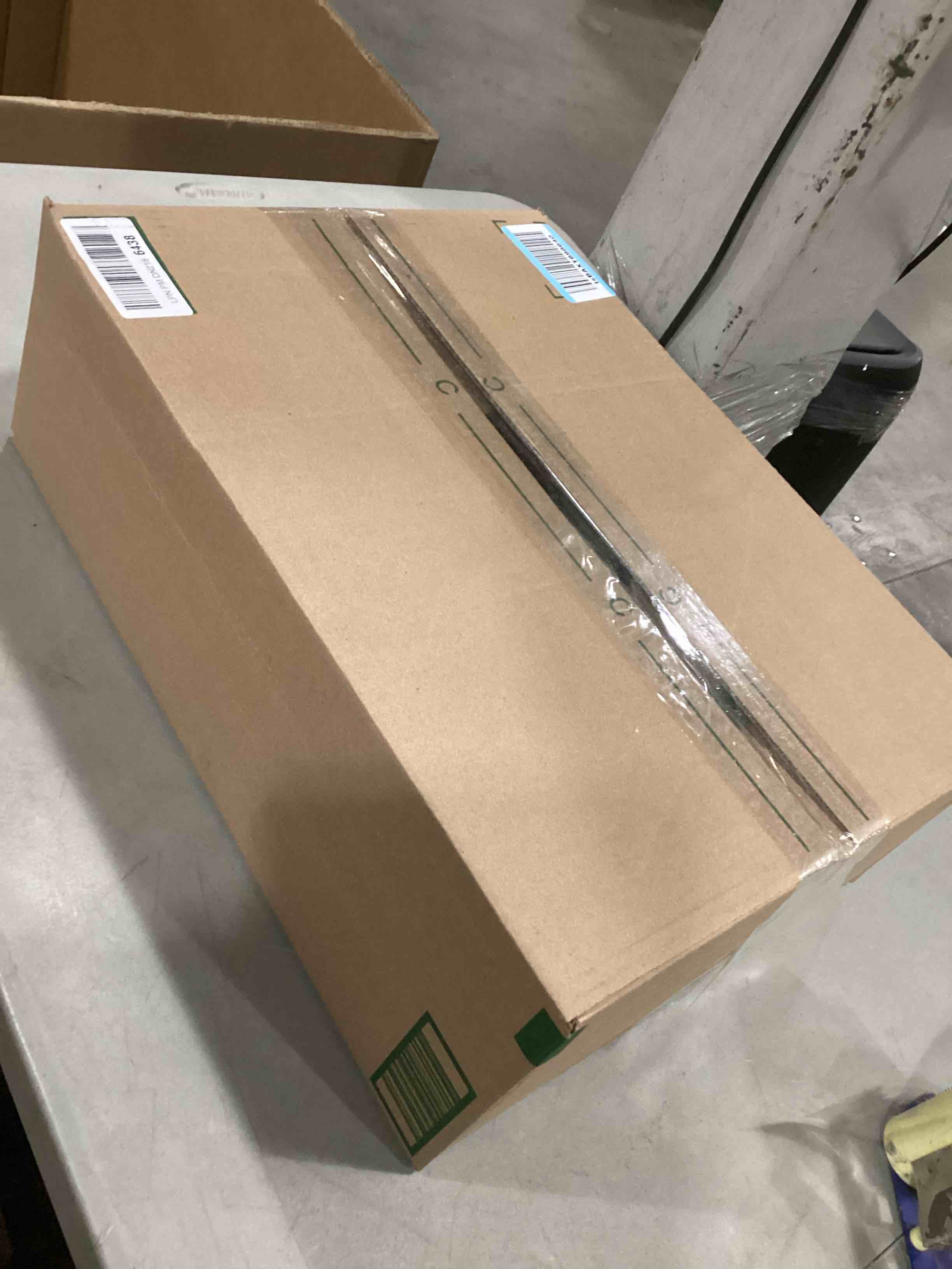 https://s3.amazonaws.com/lotting-images-prod/bidfta/BRN1539475_1740415453464.jpeg