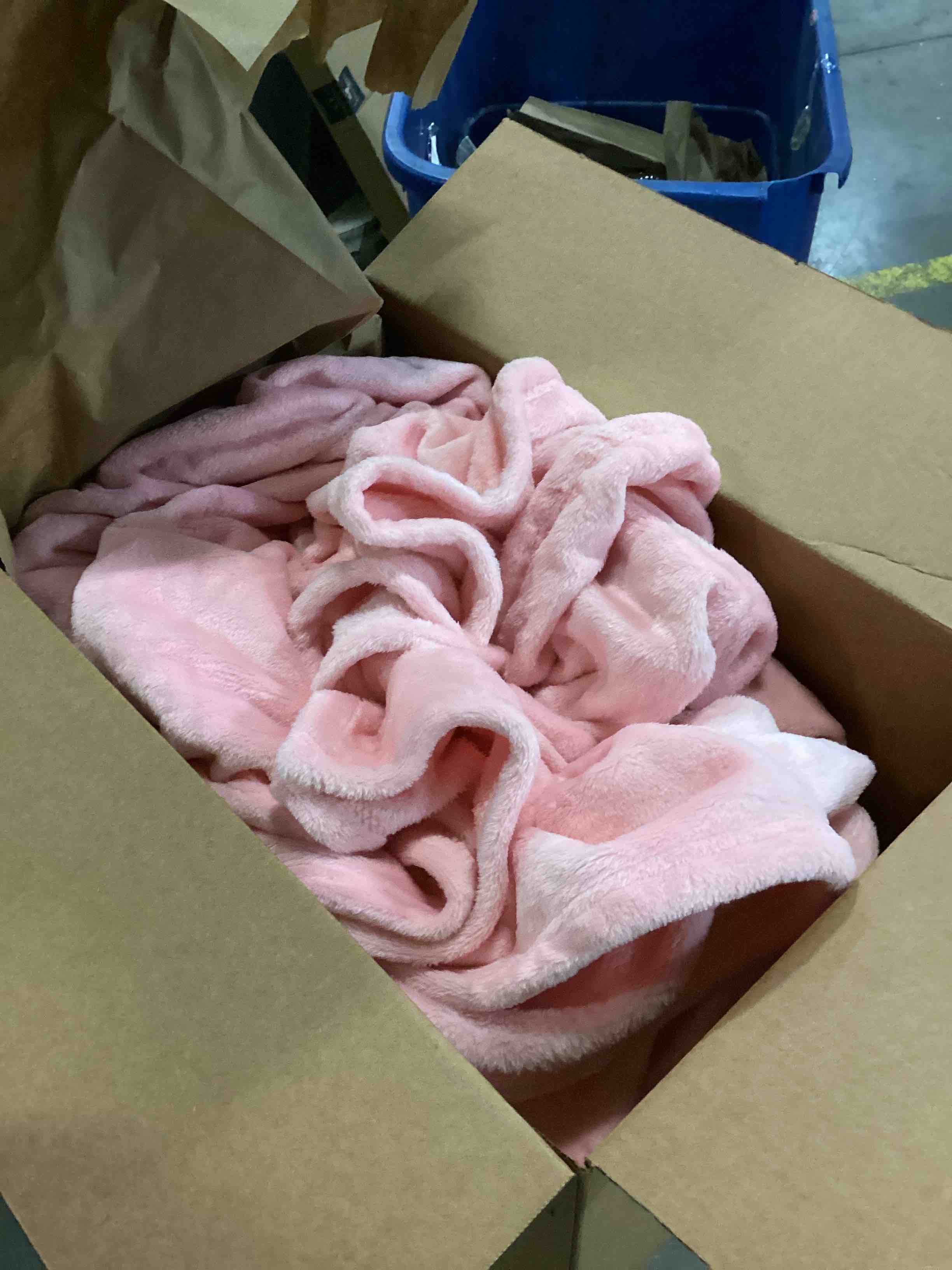 https://s3.amazonaws.com/lotting-images-prod/bidfta/BRN1543092_1738243095234.jpeg