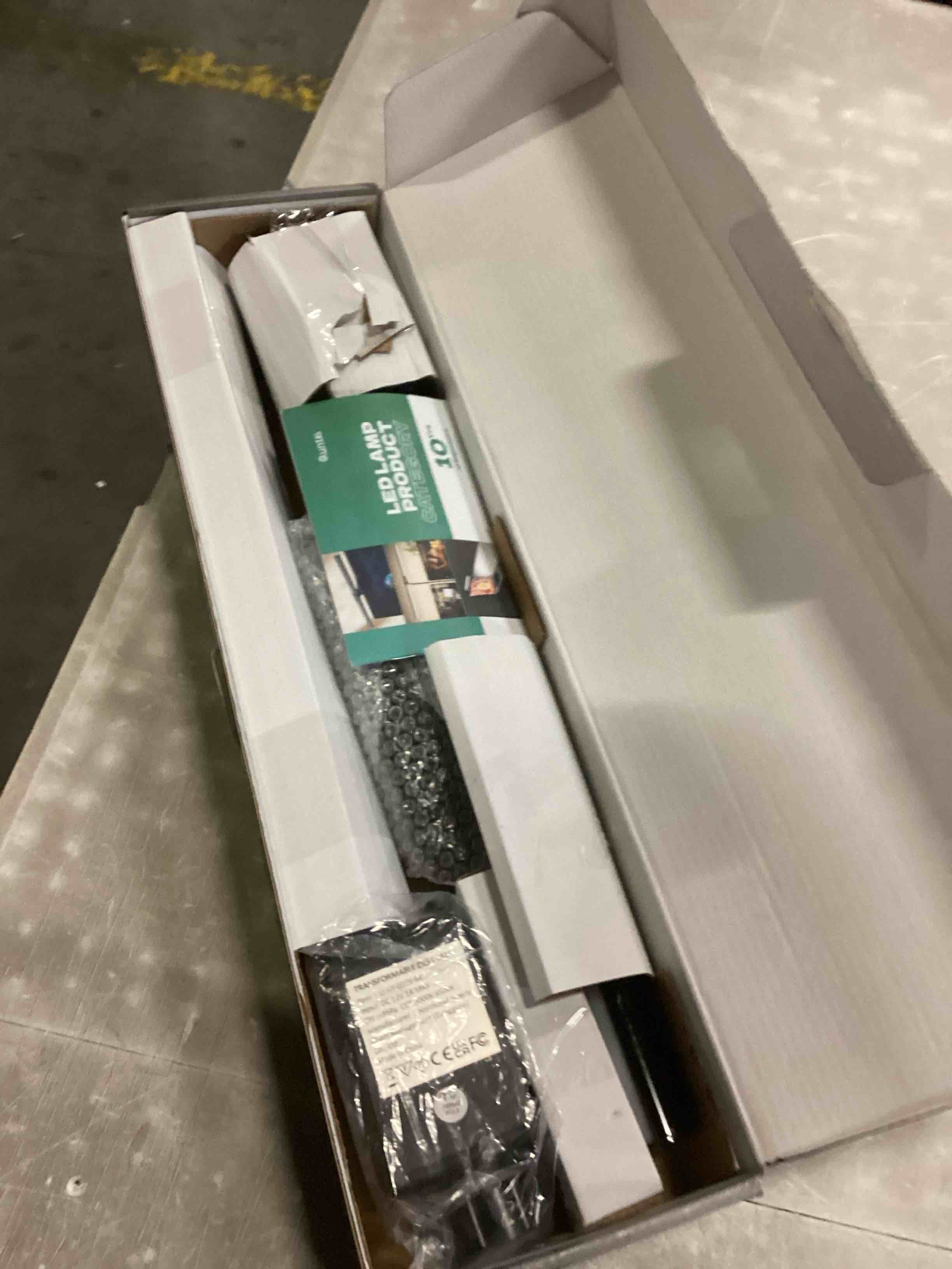https://s3.amazonaws.com/lotting-images-prod/bidfta/BRN1544969_1740415671487.jpeg
