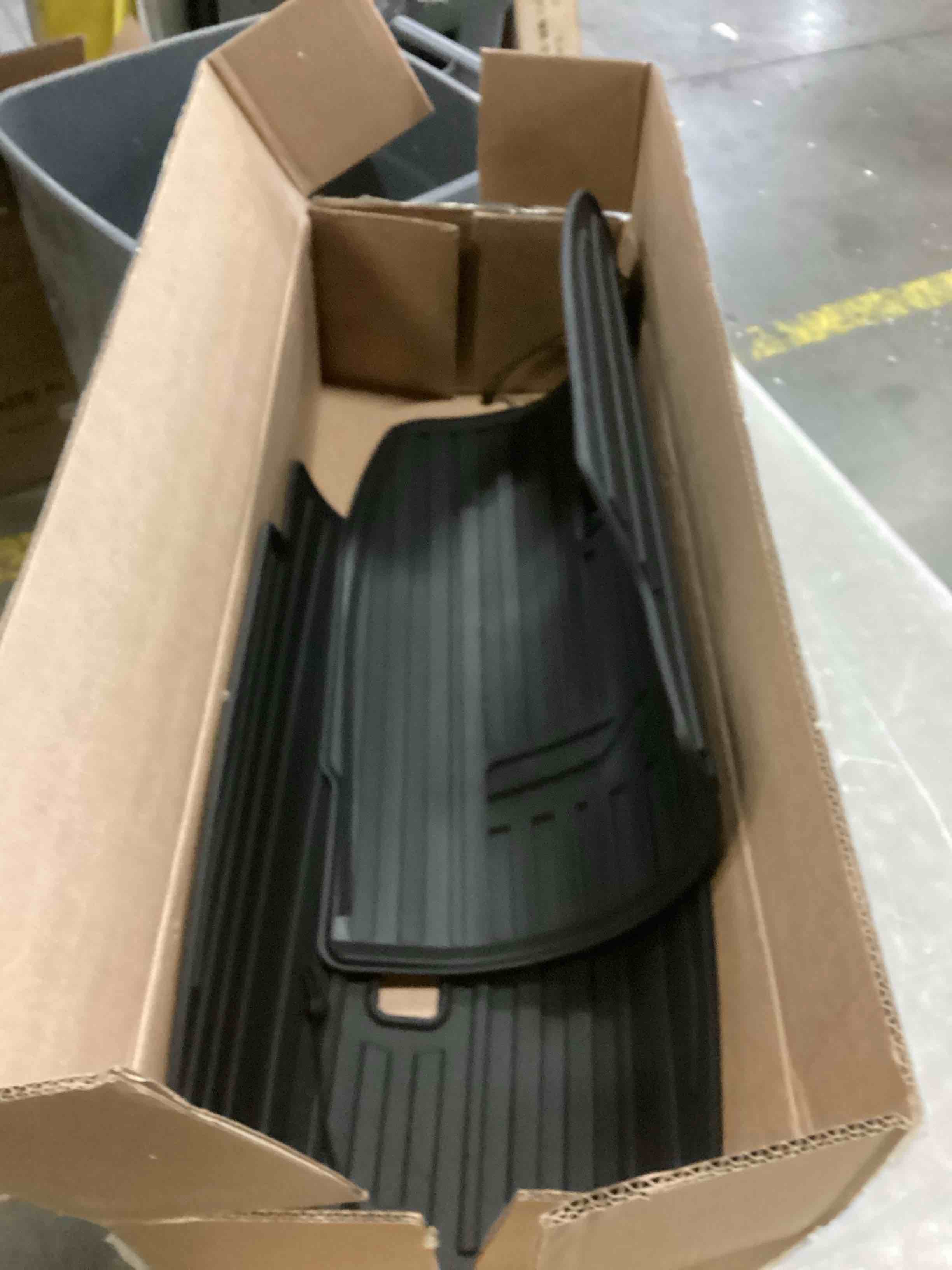 https://s3.amazonaws.com/lotting-images-prod/bidfta/BRN1544982_1740419906293.jpeg