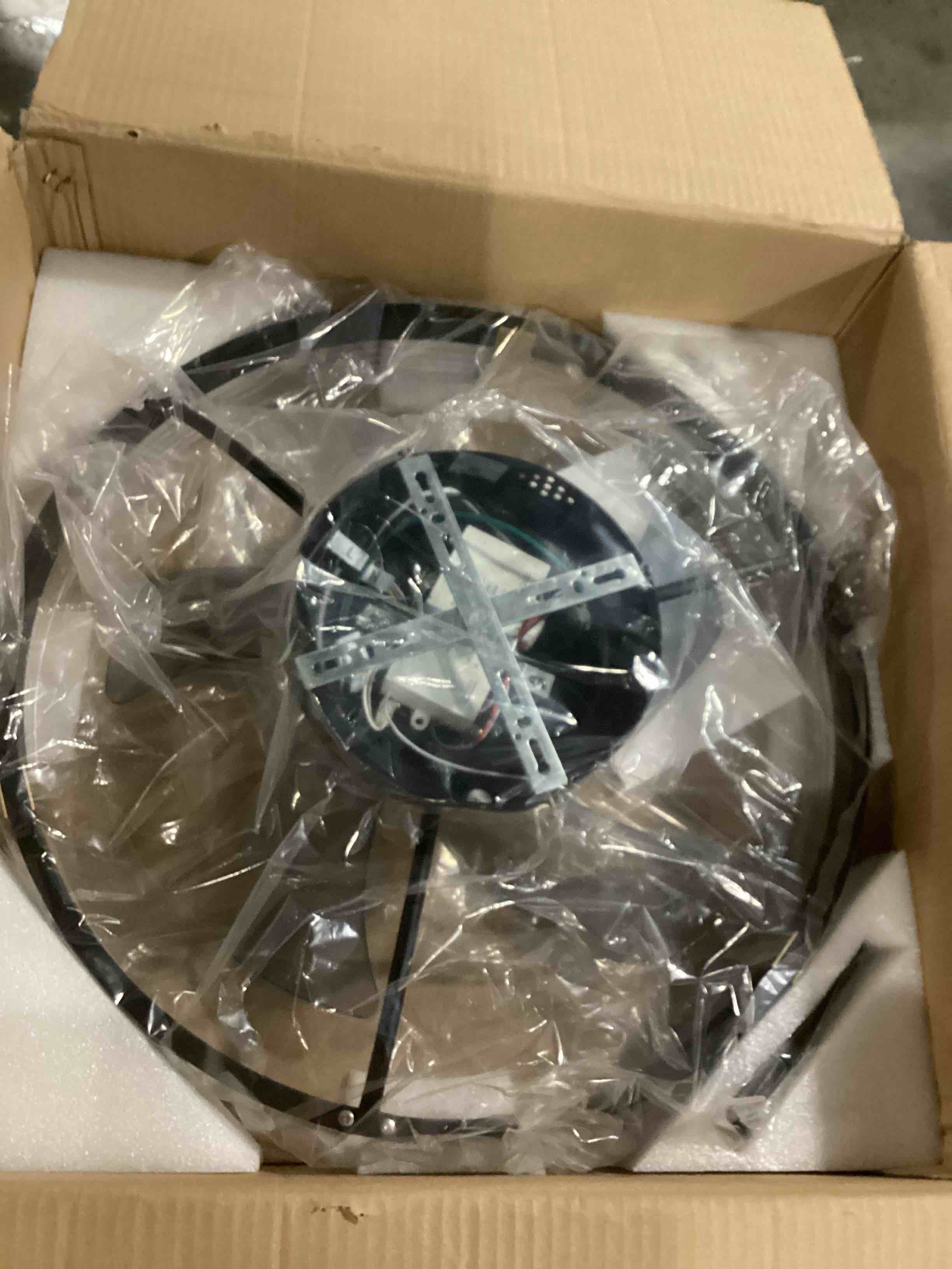 https://s3.amazonaws.com/lotting-images-prod/bidfta/BRN1549708_1739301793002.jpeg