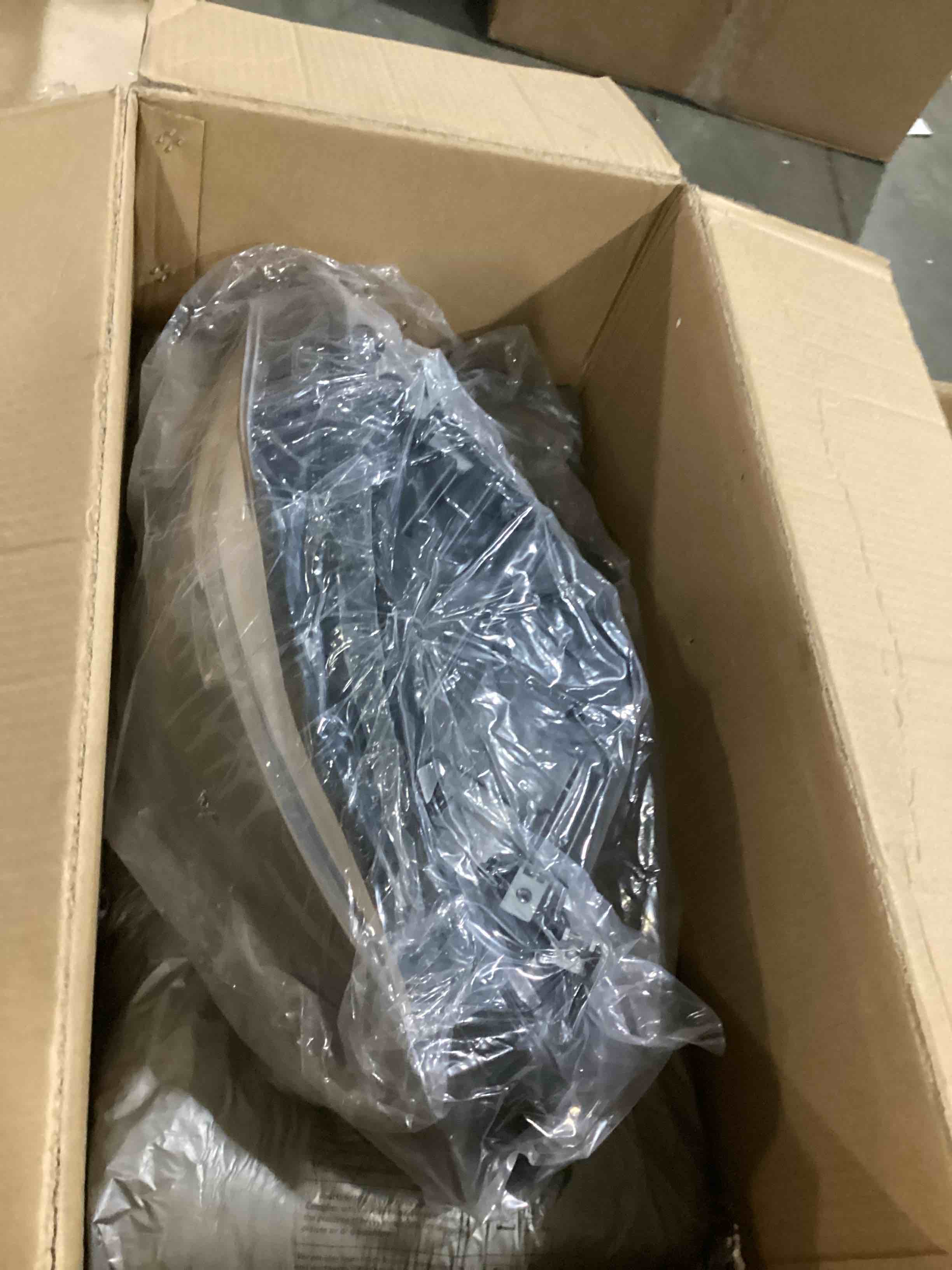 https://s3.amazonaws.com/lotting-images-prod/bidfta/BRN1550460_1740418938059.jpeg