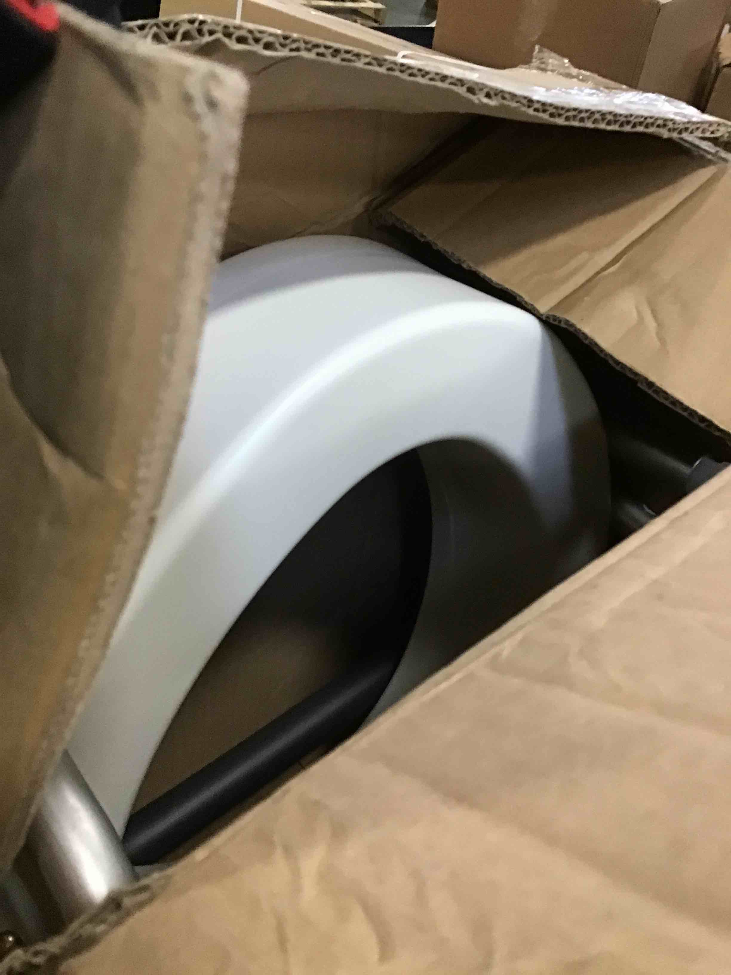 https://s3.amazonaws.com/lotting-images-prod/bidfta/BRN1578997_1737657841990.jpeg