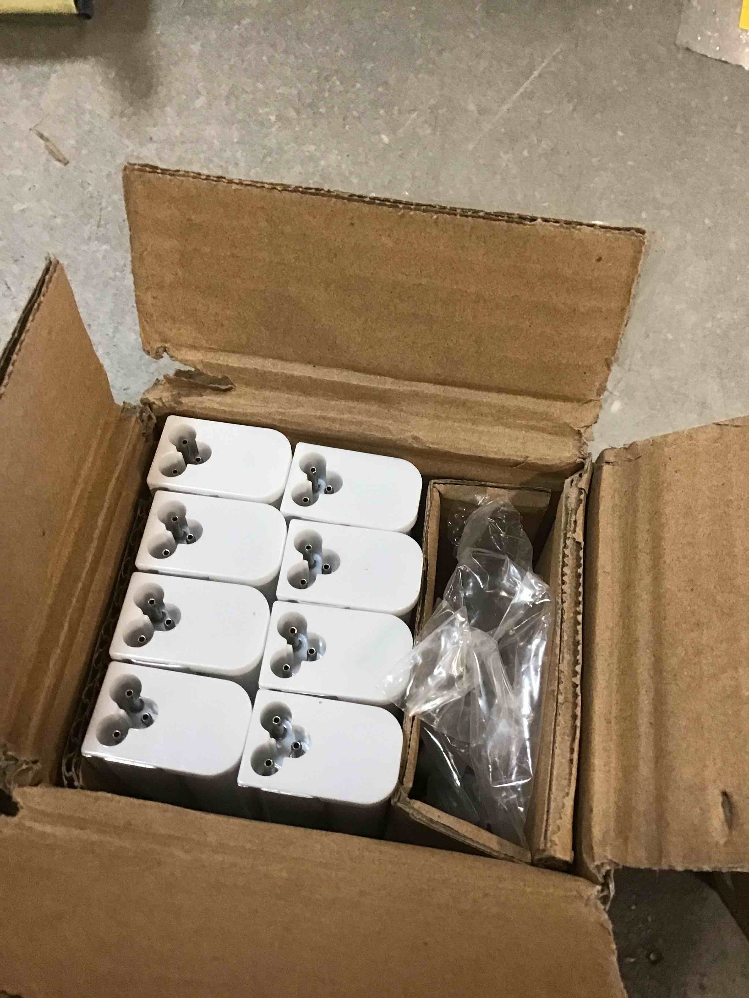 https://s3.amazonaws.com/lotting-images-prod/bidfta/BRN1579499_1733415511761.jpeg