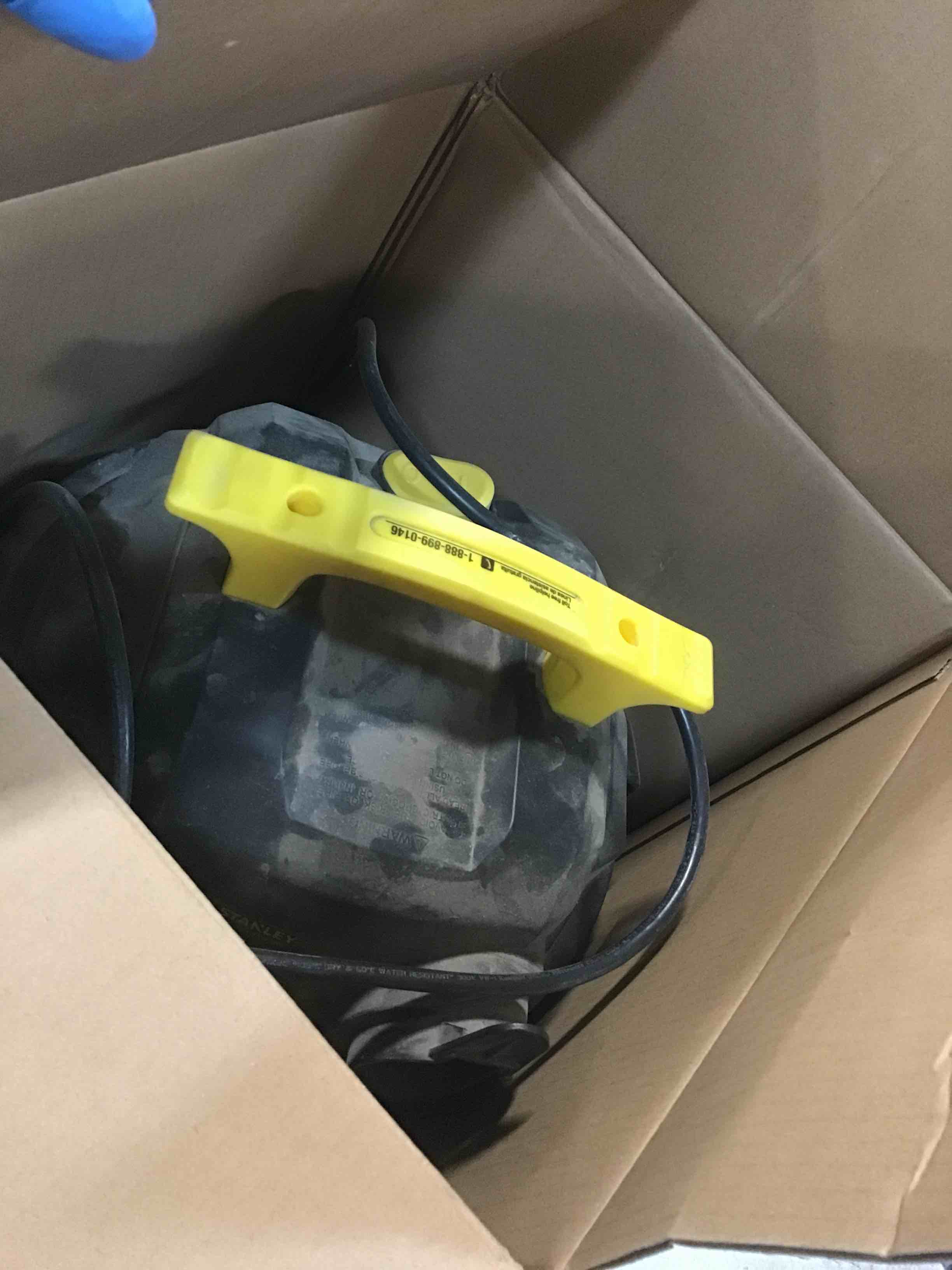 https://s3.amazonaws.com/lotting-images-prod/bidfta/BRN1579803_1733511351416.jpeg
