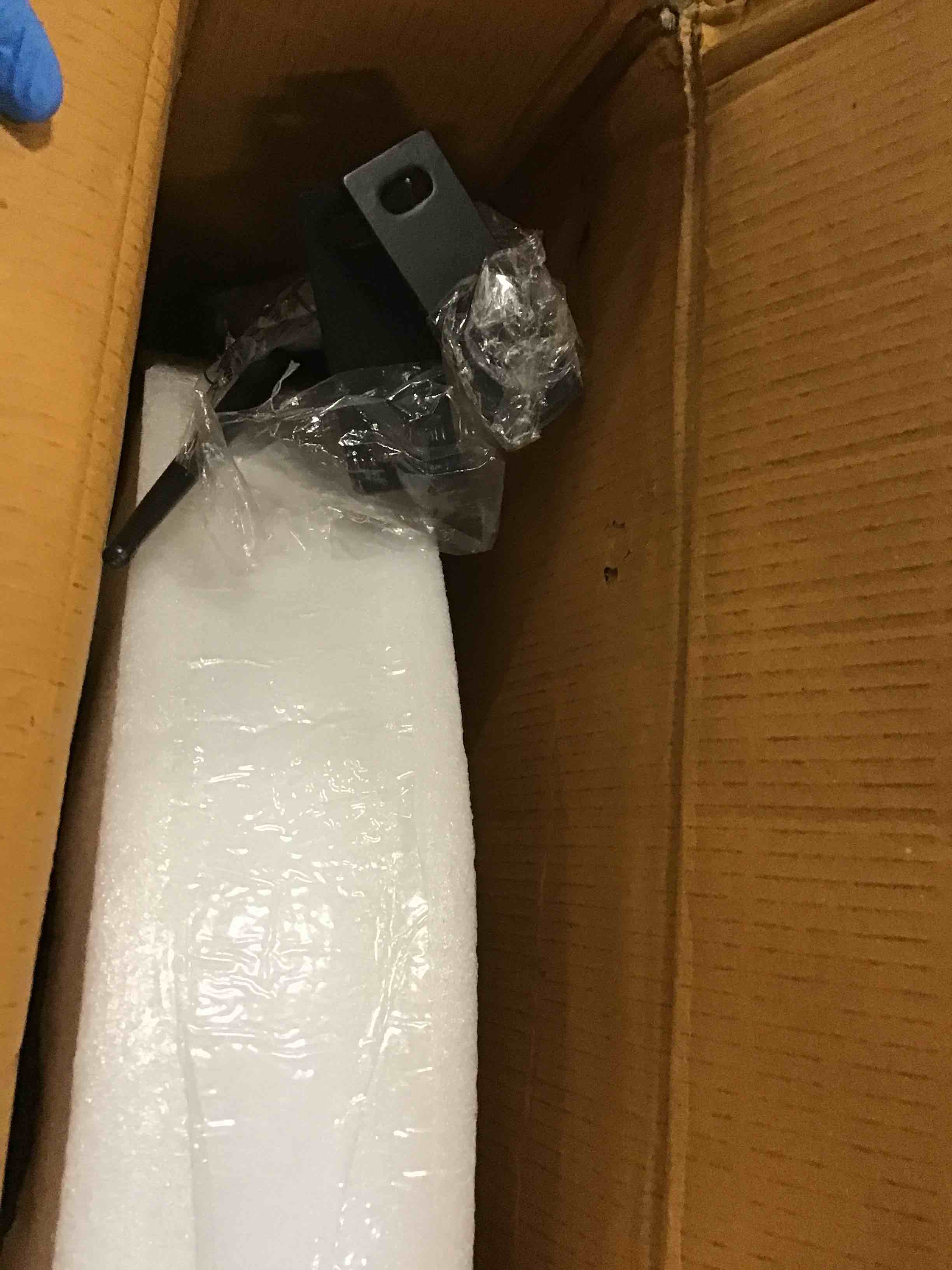 https://s3.amazonaws.com/lotting-images-prod/bidfta/BRN1585013_1733147560323.jpeg