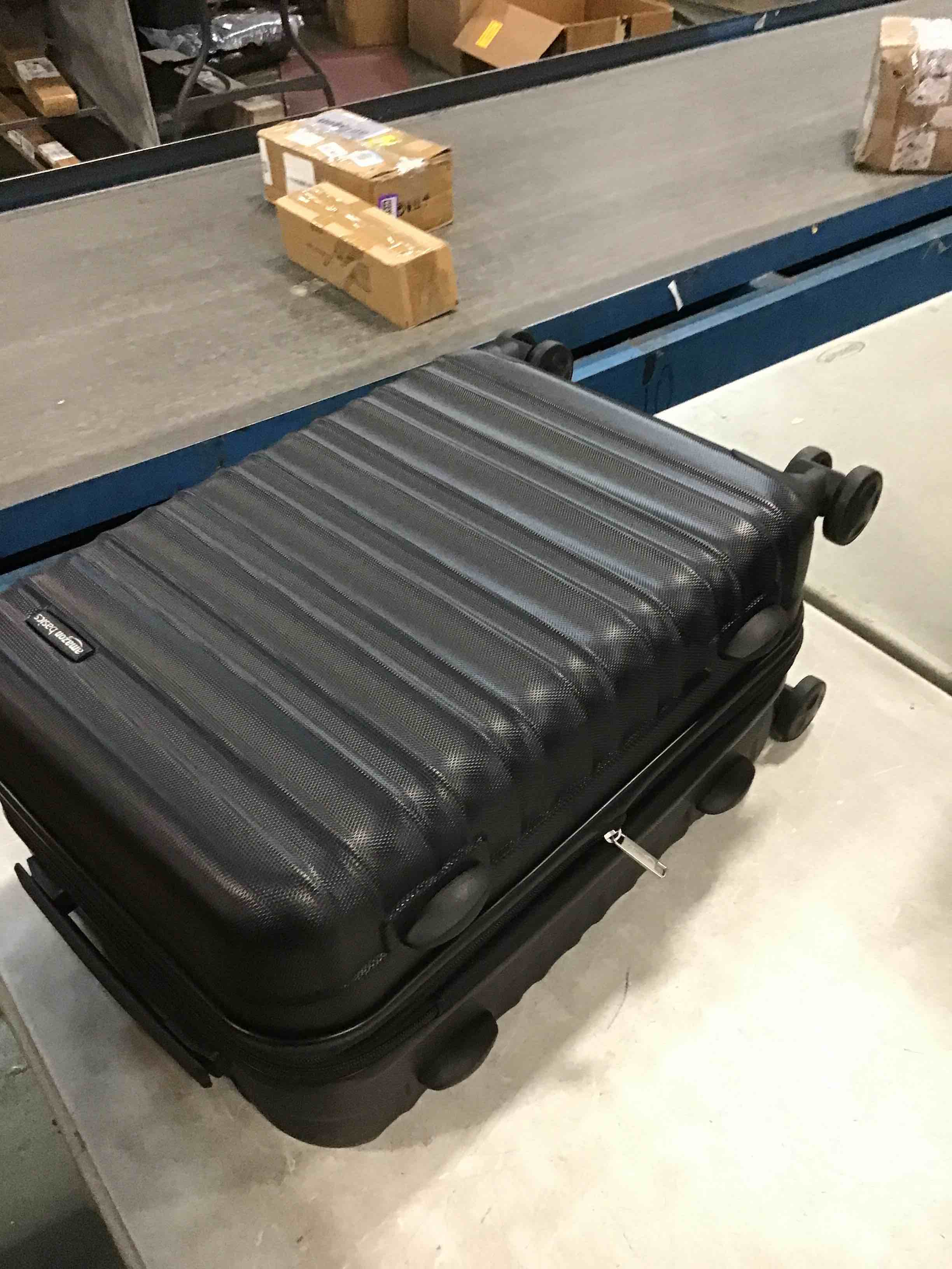 Amazon Basics Hardside Spinner, 20" Black