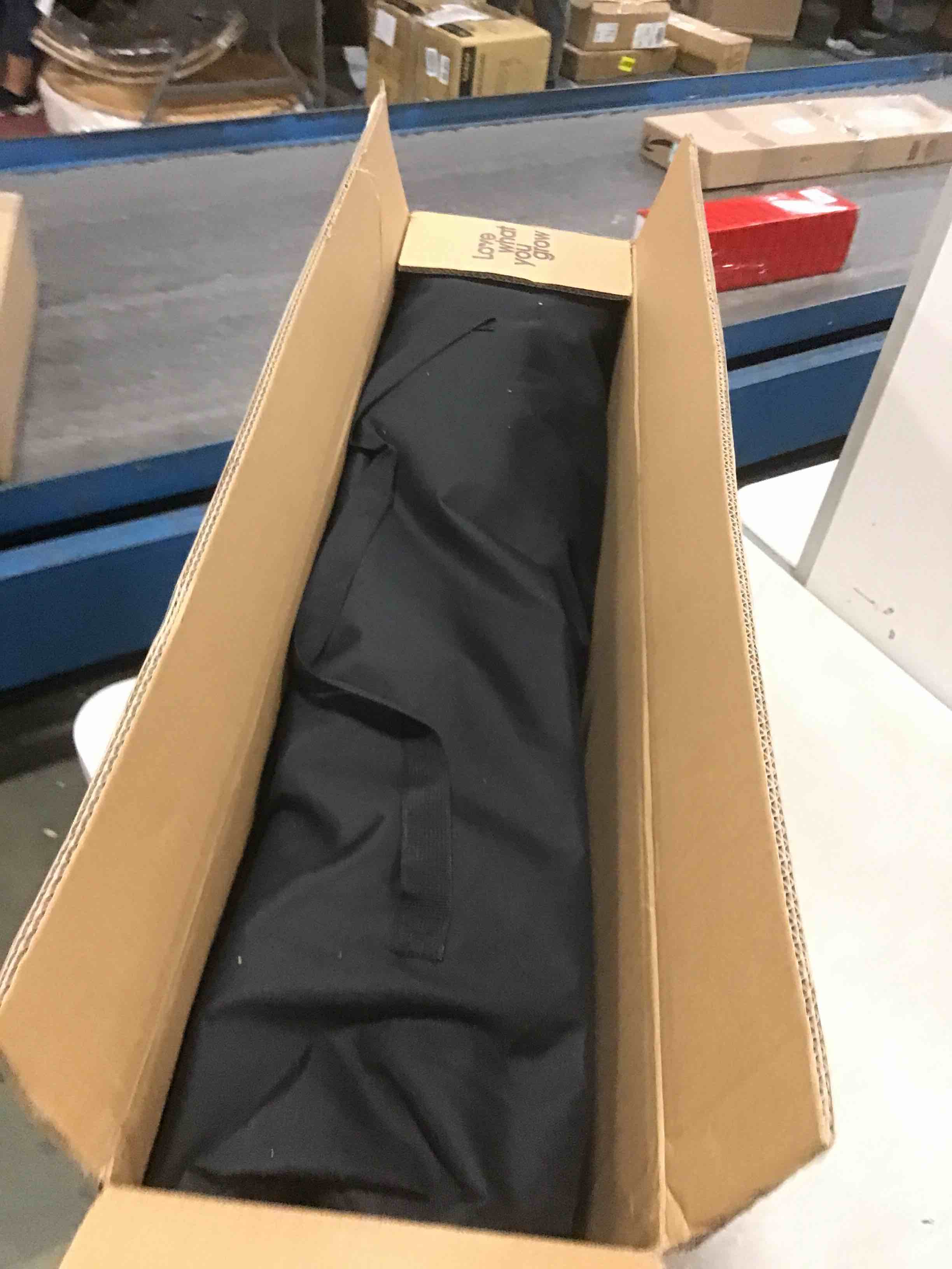 https://s3.amazonaws.com/lotting-images-prod/bidfta/BRN1590918_1734614567109.jpeg