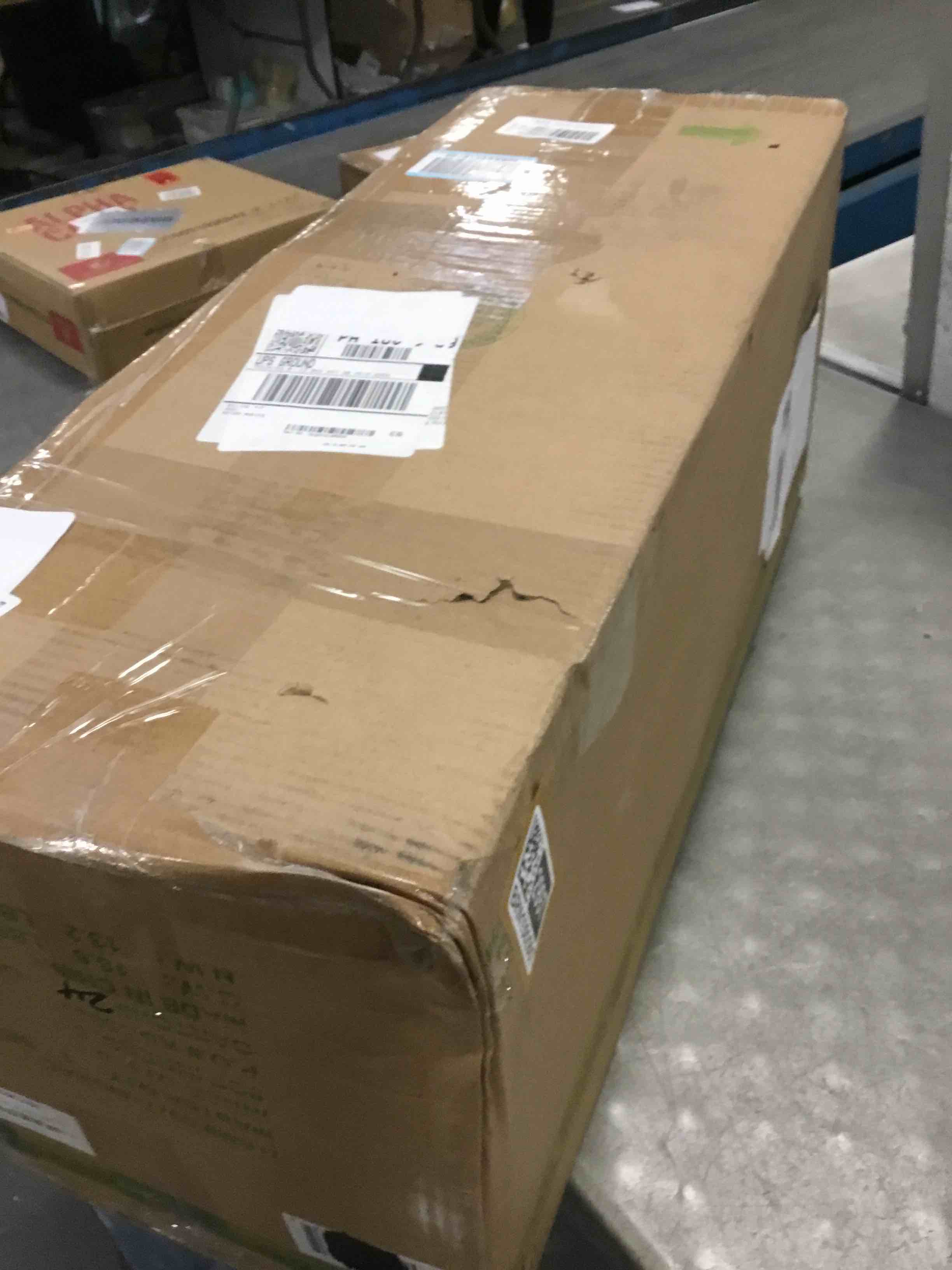 https://s3.amazonaws.com/lotting-images-prod/bidfta/BRN1592997_1734724548015.jpeg