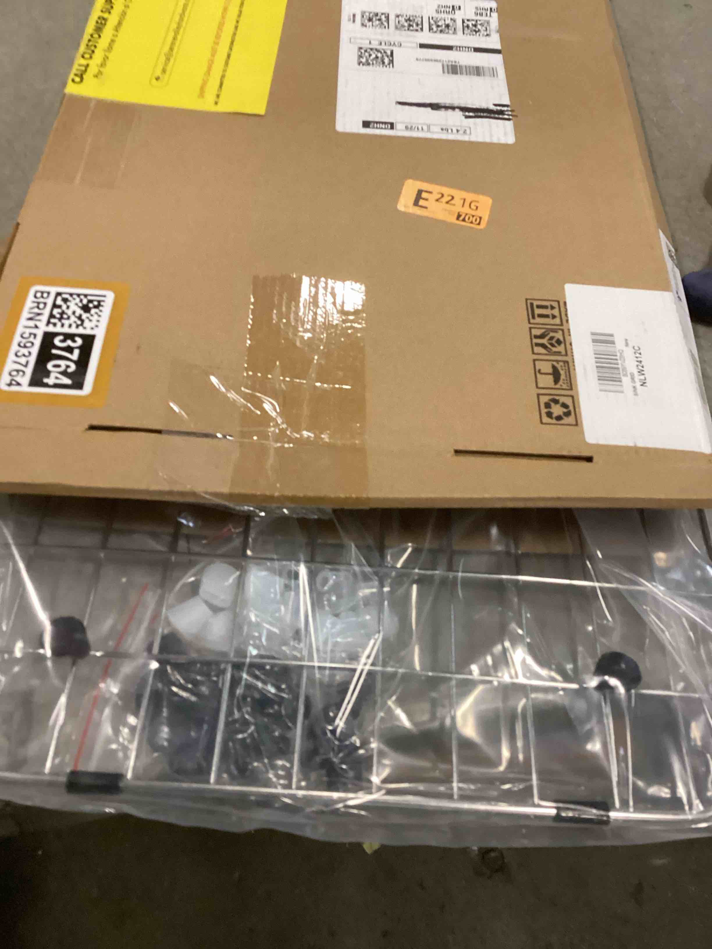 https://s3.amazonaws.com/lotting-images-prod/bidfta/BRN1593764_1735569376754.jpeg