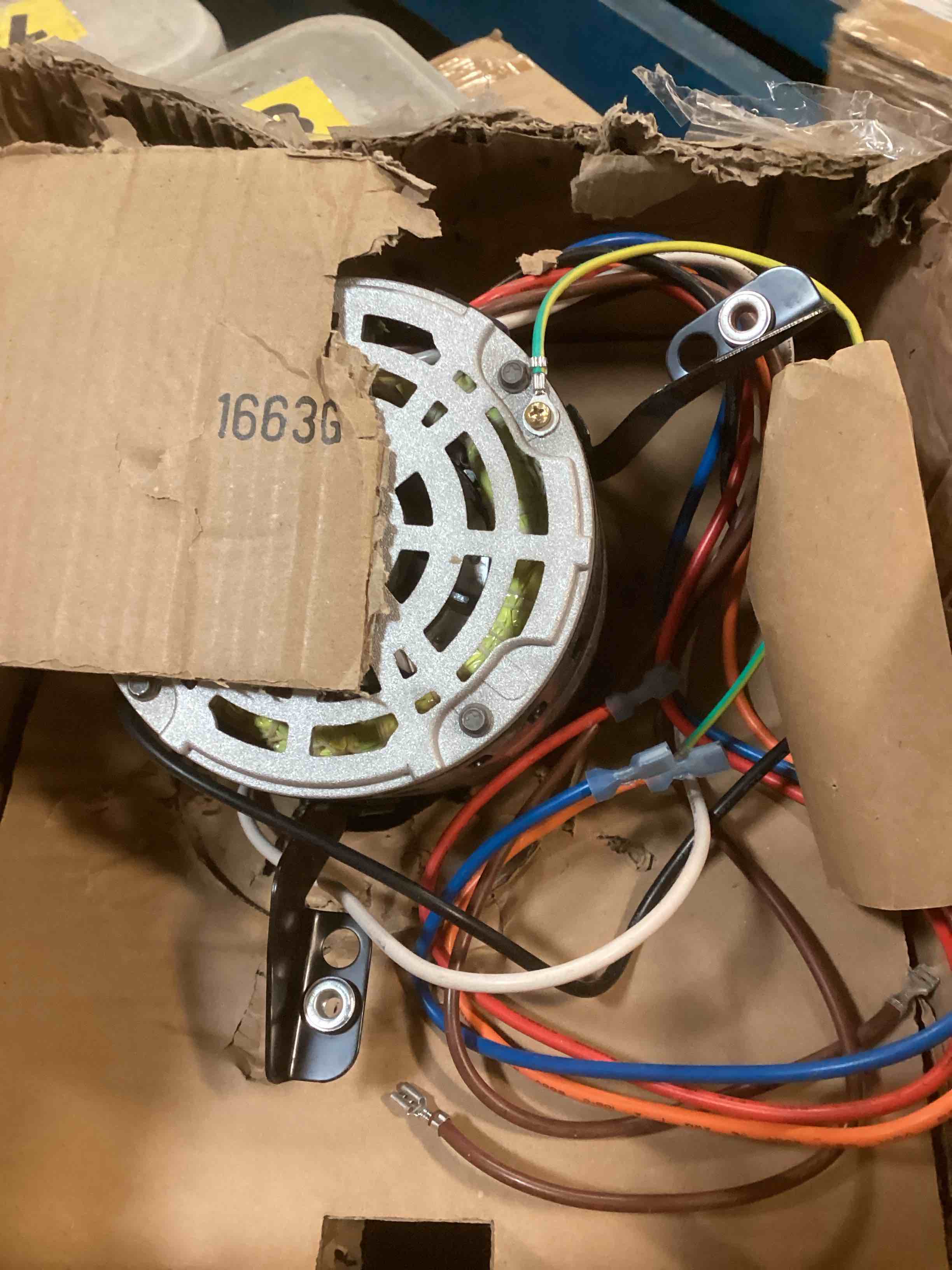 https://s3.amazonaws.com/lotting-images-prod/bidfta/BRN1595287_1737987949383.jpeg
