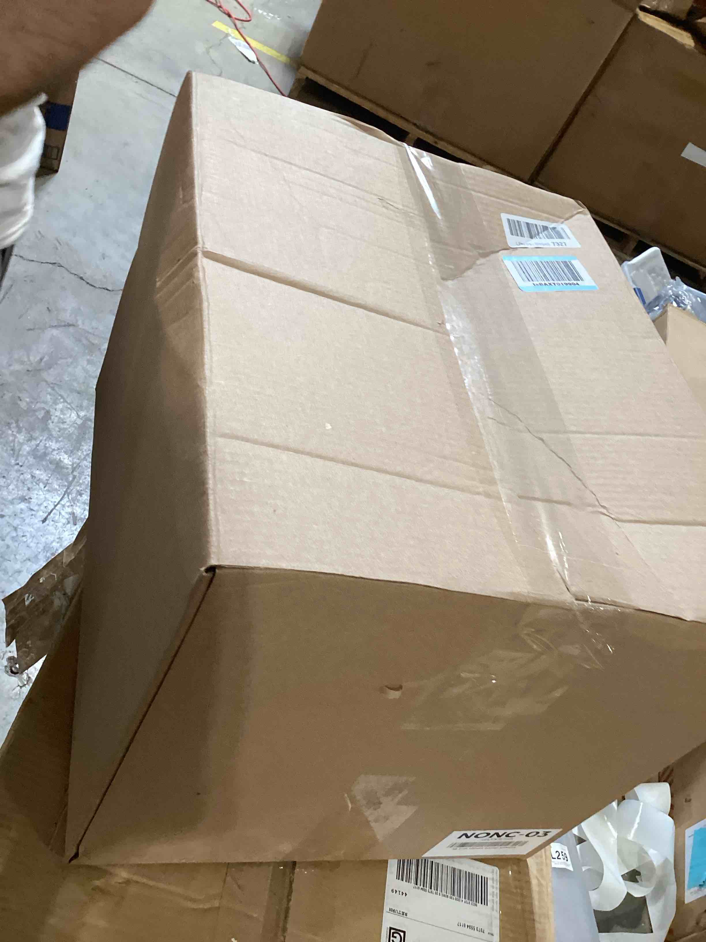 https://s3.amazonaws.com/lotting-images-prod/bidfta/BRN1601361_1750700770347.jpeg