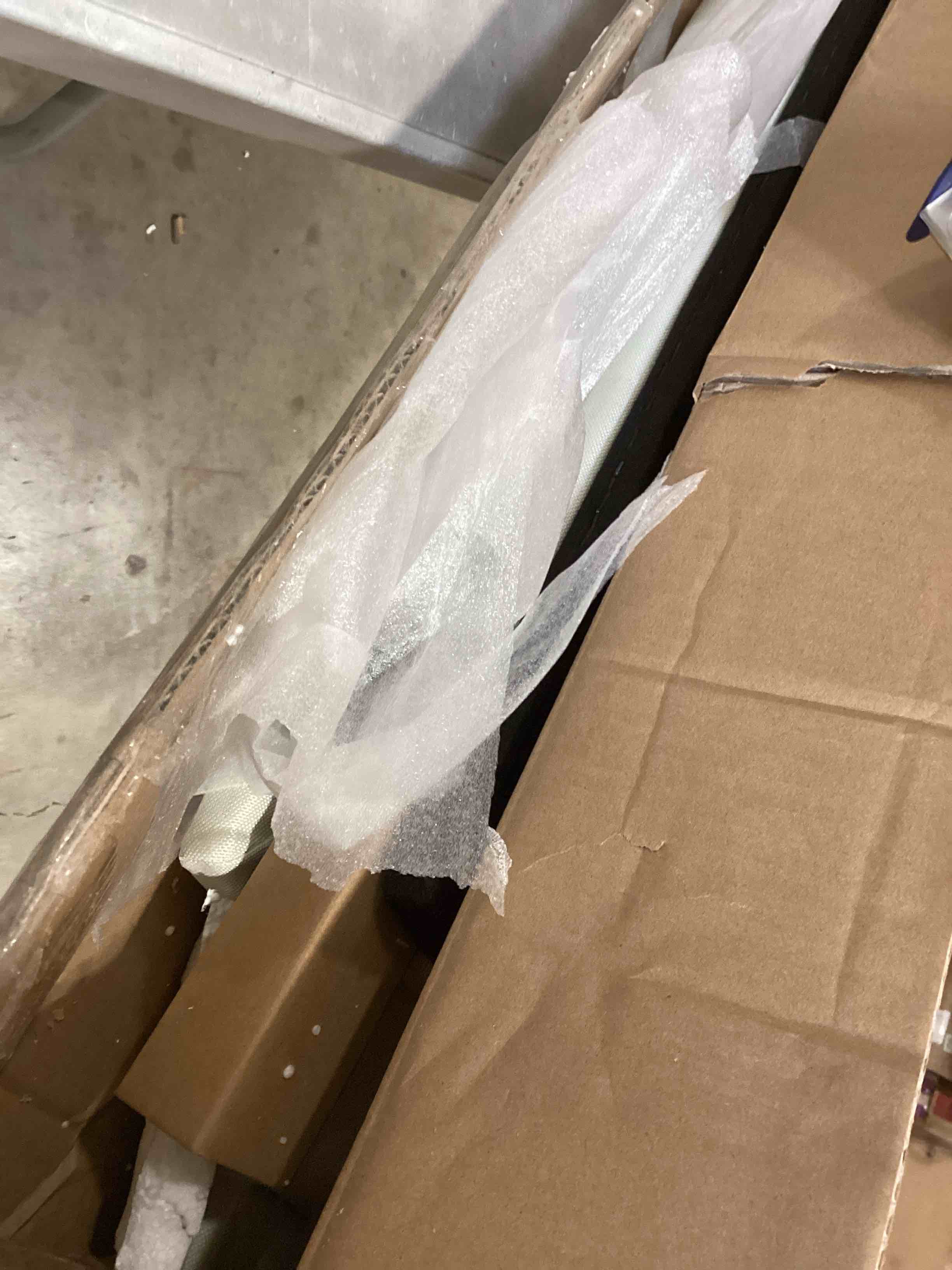 https://s3.amazonaws.com/lotting-images-prod/bidfta/BRN1605697_1744209979367.jpeg
