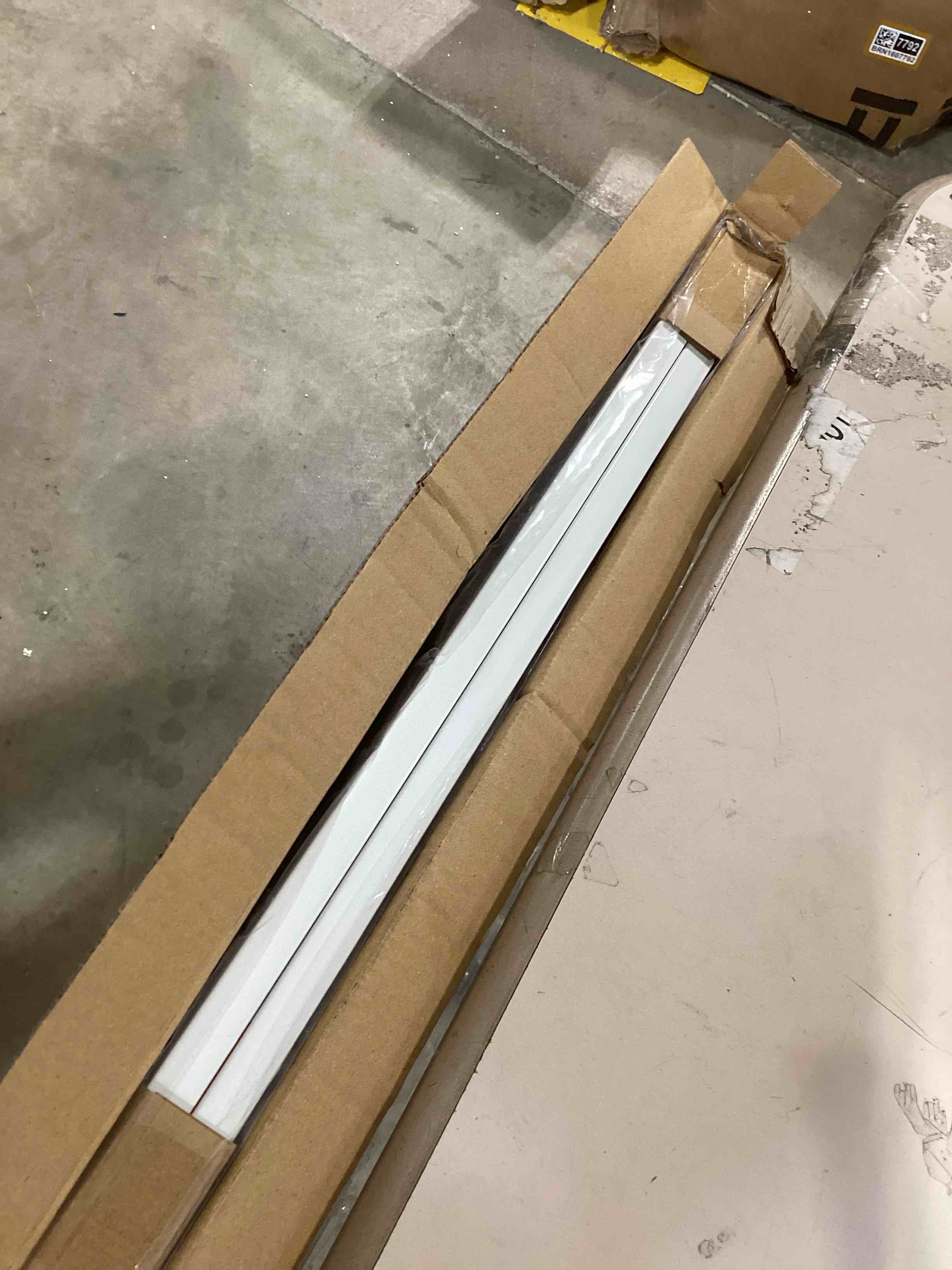 https://s3.amazonaws.com/lotting-images-prod/bidfta/BRN1607801_1741967580326.jpeg