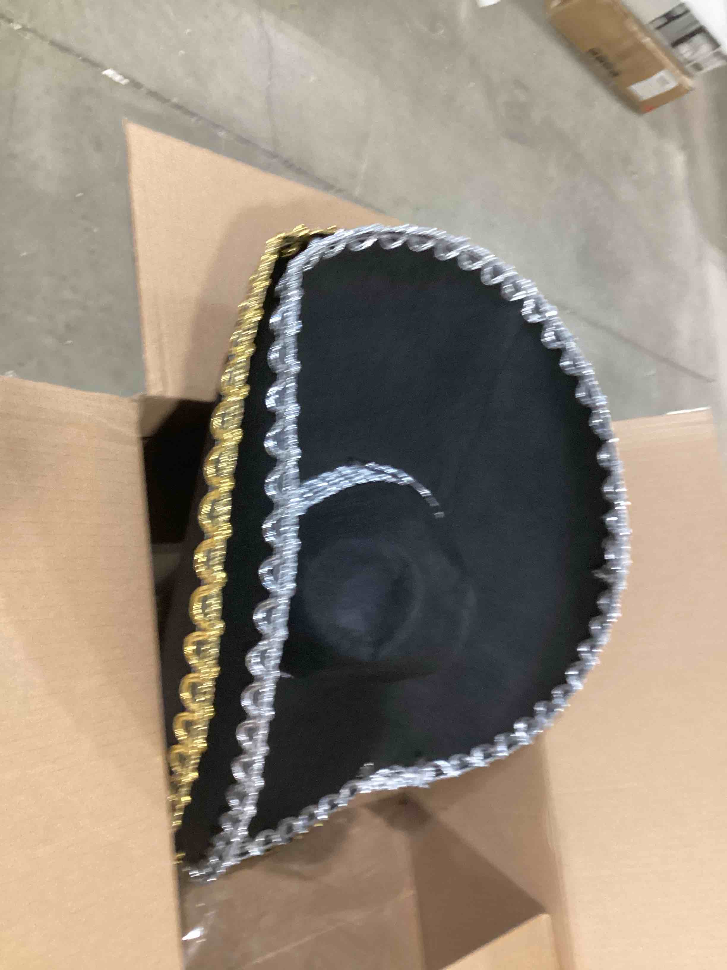 https://s3.amazonaws.com/lotting-images-prod/bidfta/BRN1610257_1741181634721.jpeg