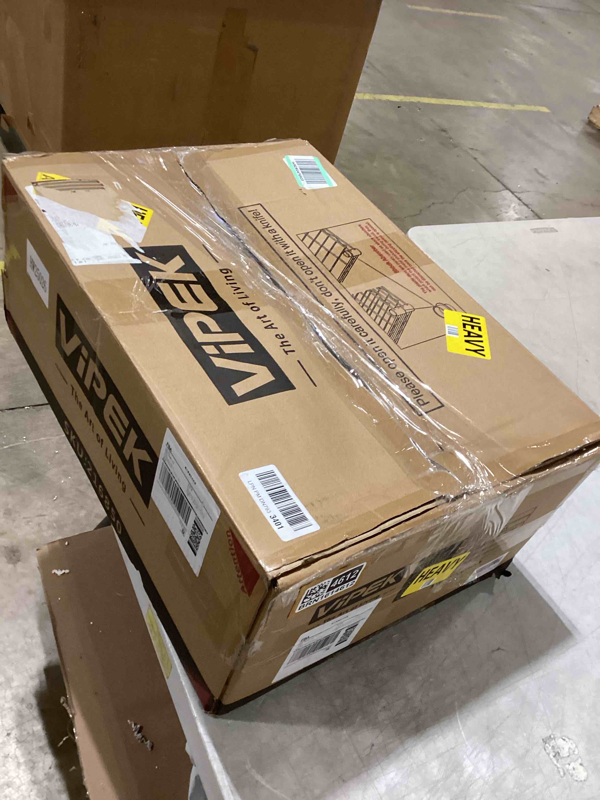 https://s3.amazonaws.com/lotting-images-prod/bidfta/BRN1614612_1743679360470.jpeg