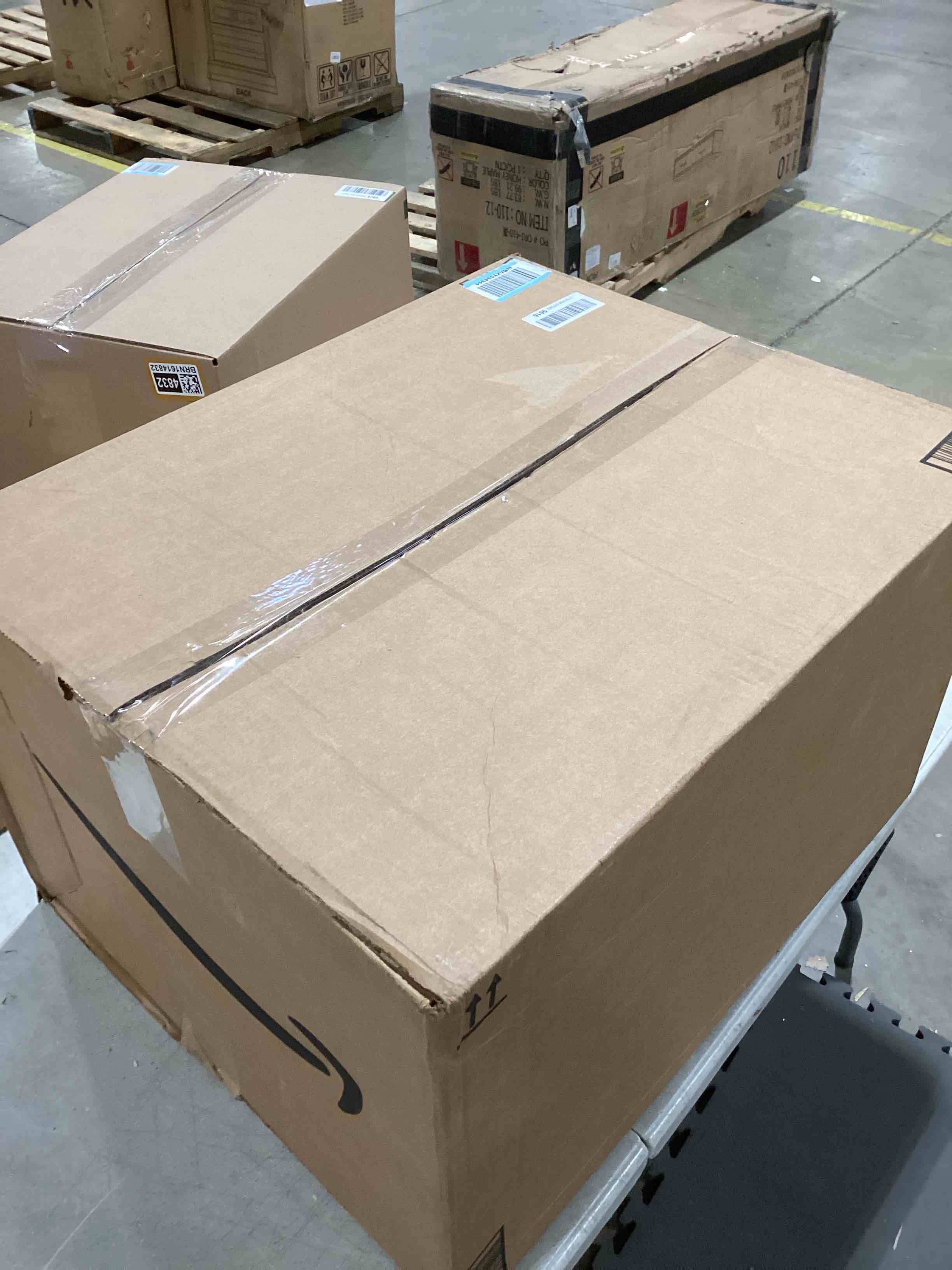 https://s3.amazonaws.com/lotting-images-prod/bidfta/BRN1614833_1743767955535.jpeg