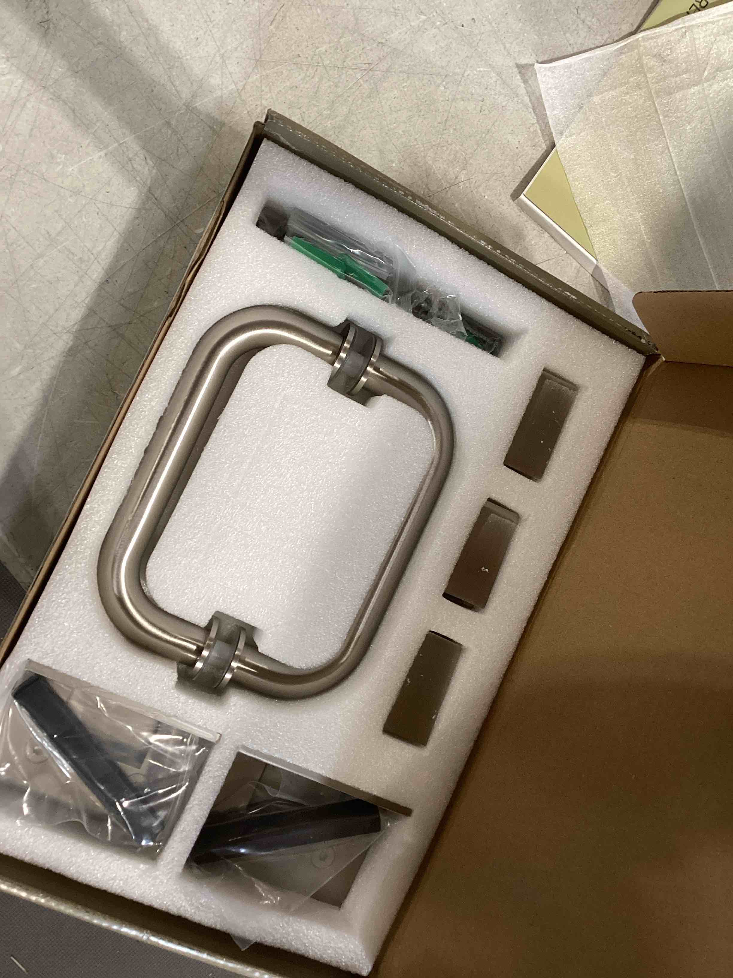 https://s3.amazonaws.com/lotting-images-prod/bidfta/BRN1614977_1743788708959.jpeg