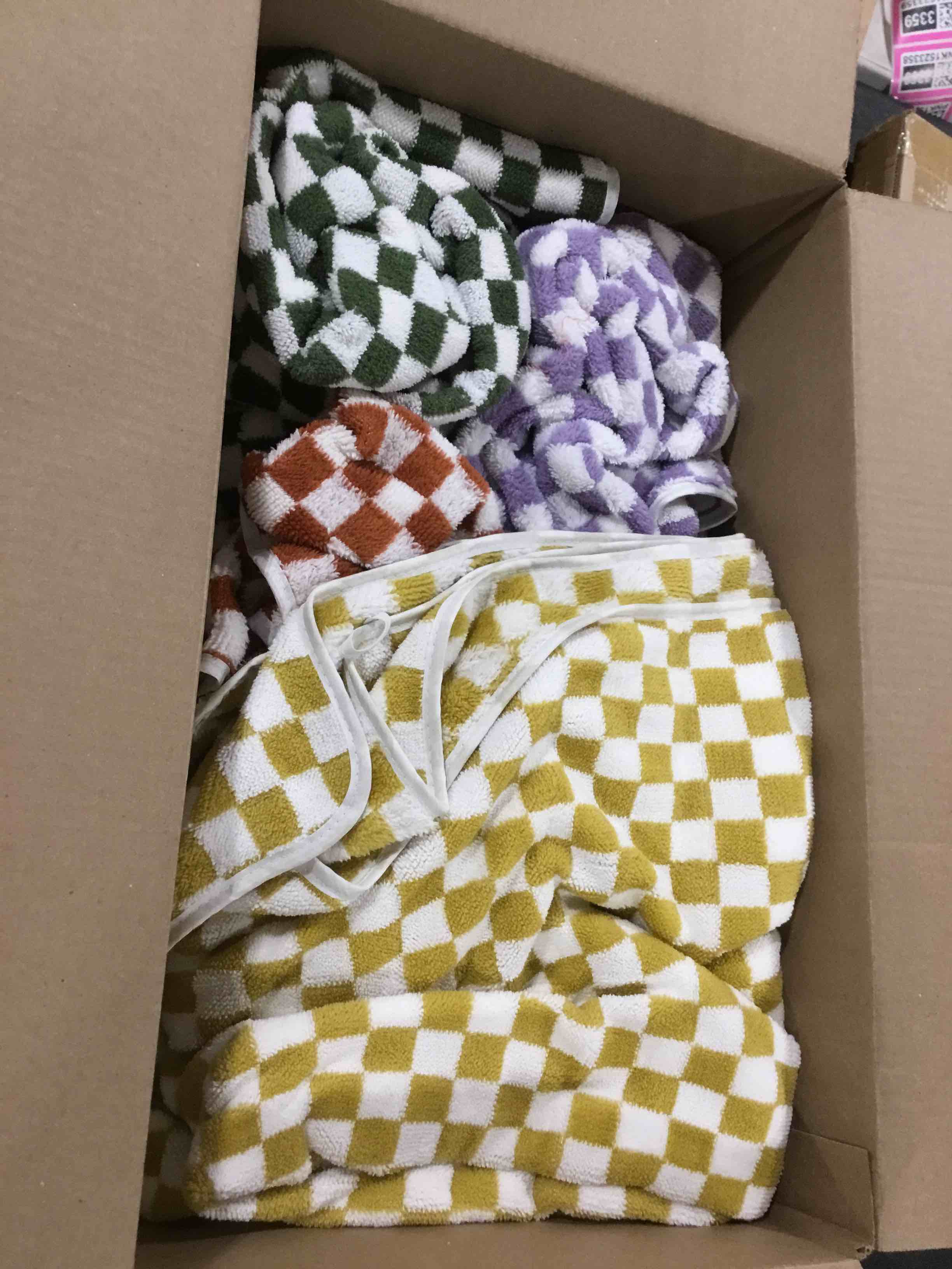https://s3.amazonaws.com/lotting-images-prod/bidfta/BRN1619181_1739477251976.jpeg