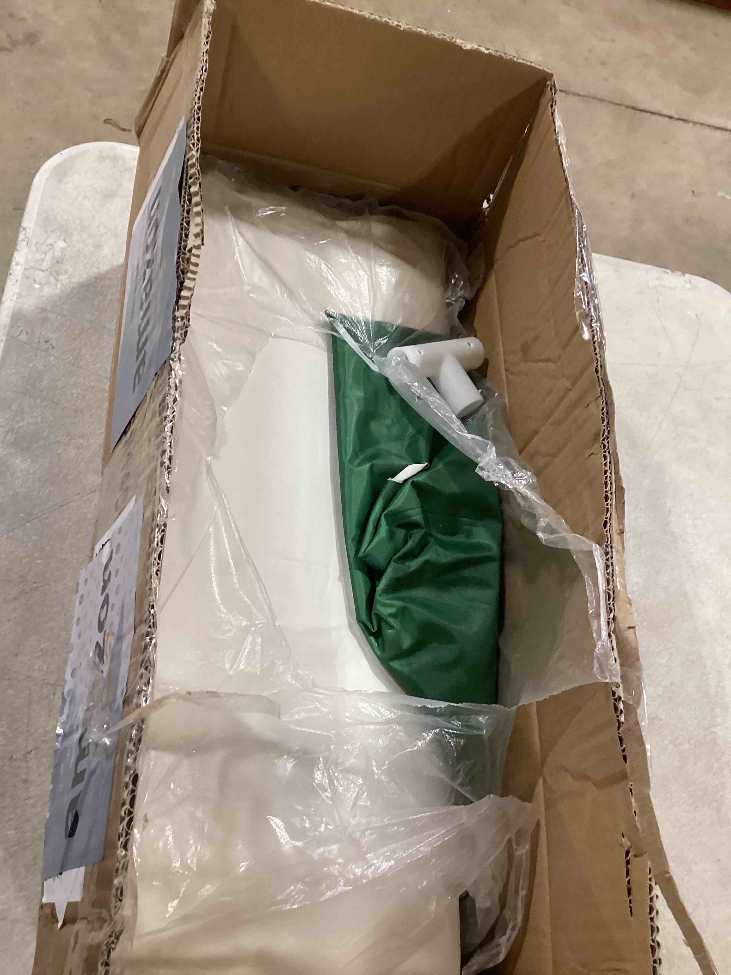 https://s3.amazonaws.com/lotting-images-prod/bidfta/BRN1619781_1740403682098.jpeg