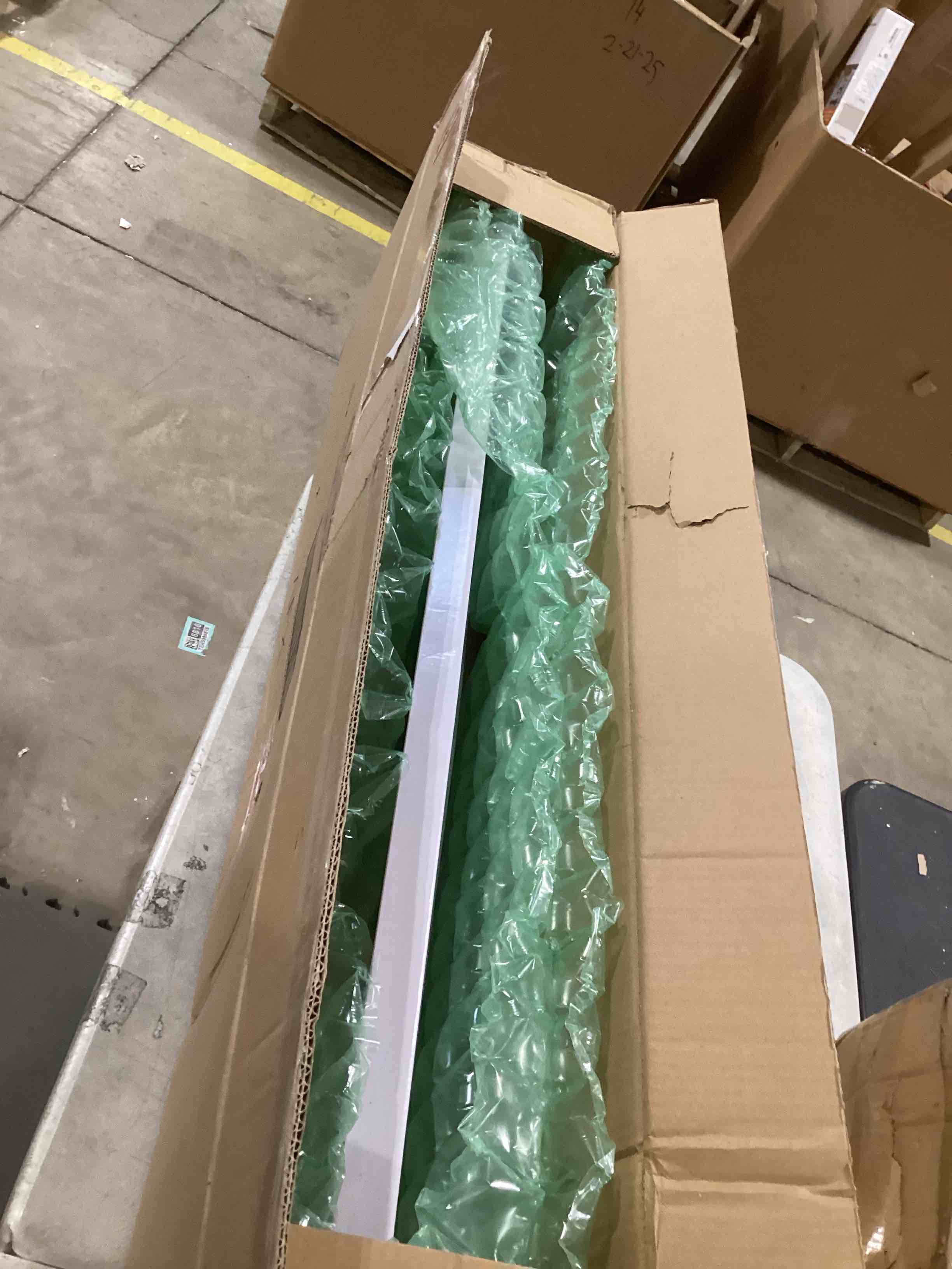 https://s3.amazonaws.com/lotting-images-prod/bidfta/BRN1620160_1740586404090.jpeg