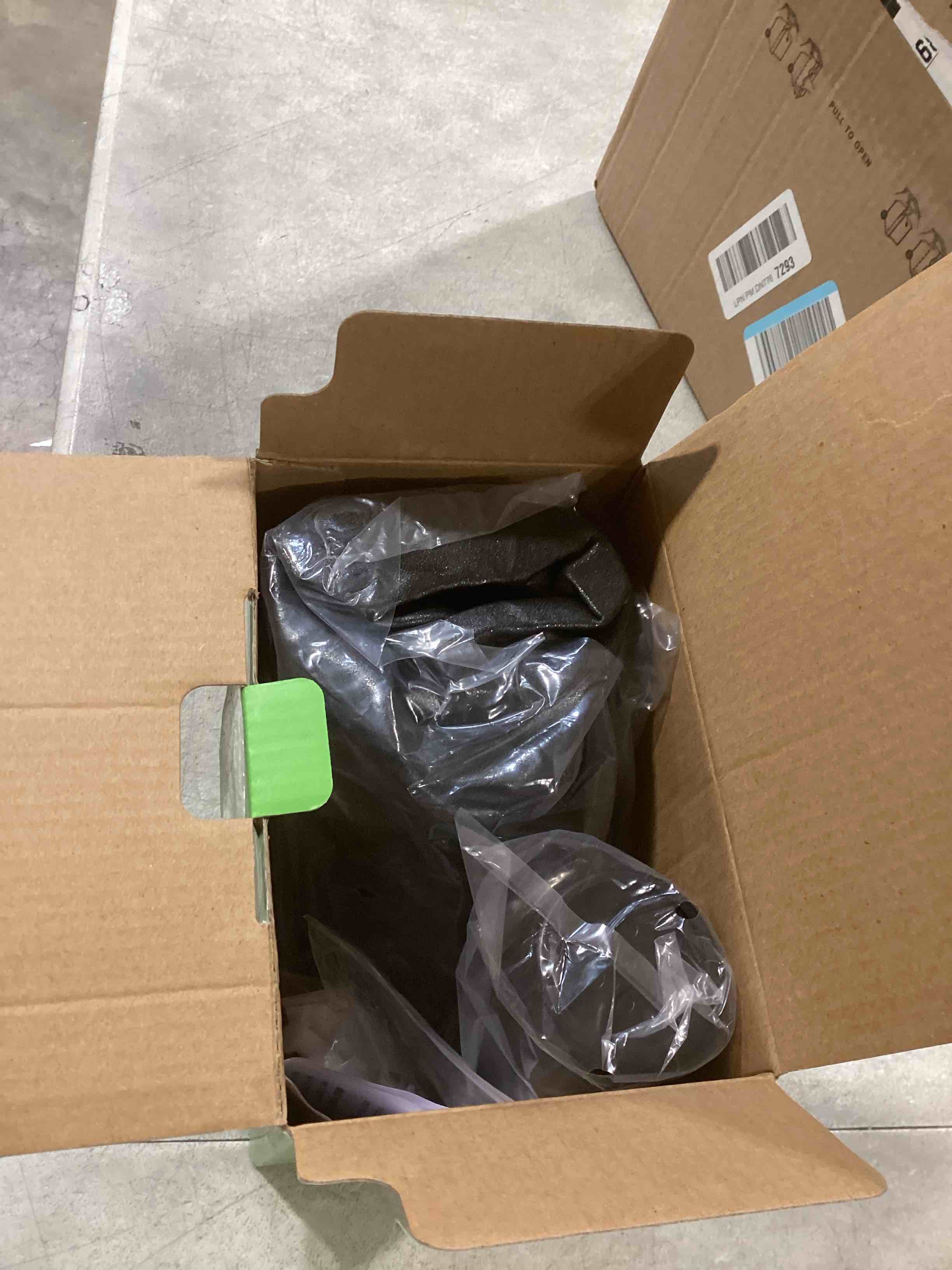 https://s3.amazonaws.com/lotting-images-prod/bidfta/BRN1620764_1741275306493.jpeg