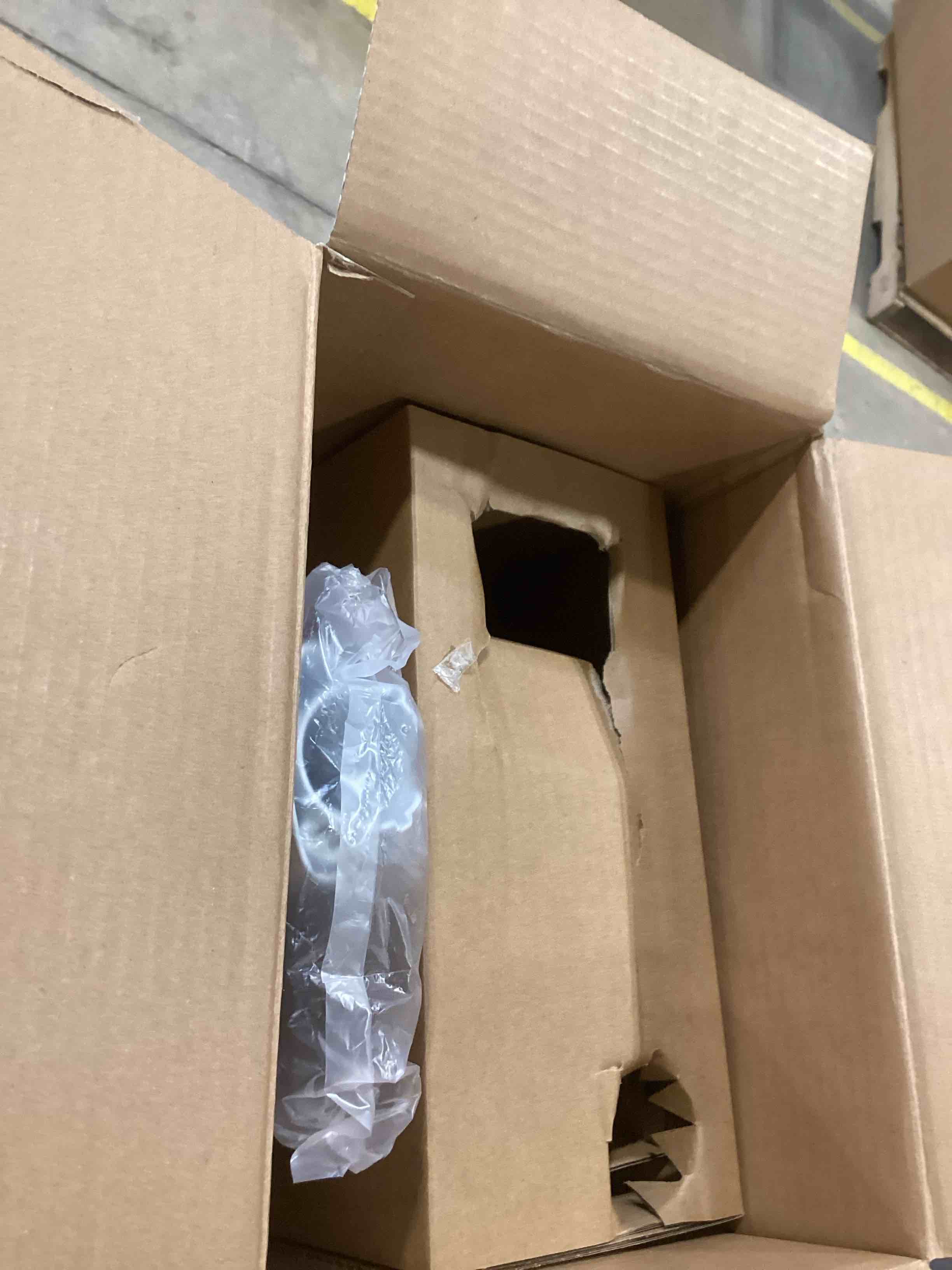 https://s3.amazonaws.com/lotting-images-prod/bidfta/BRN1620877_1741355872772.jpeg