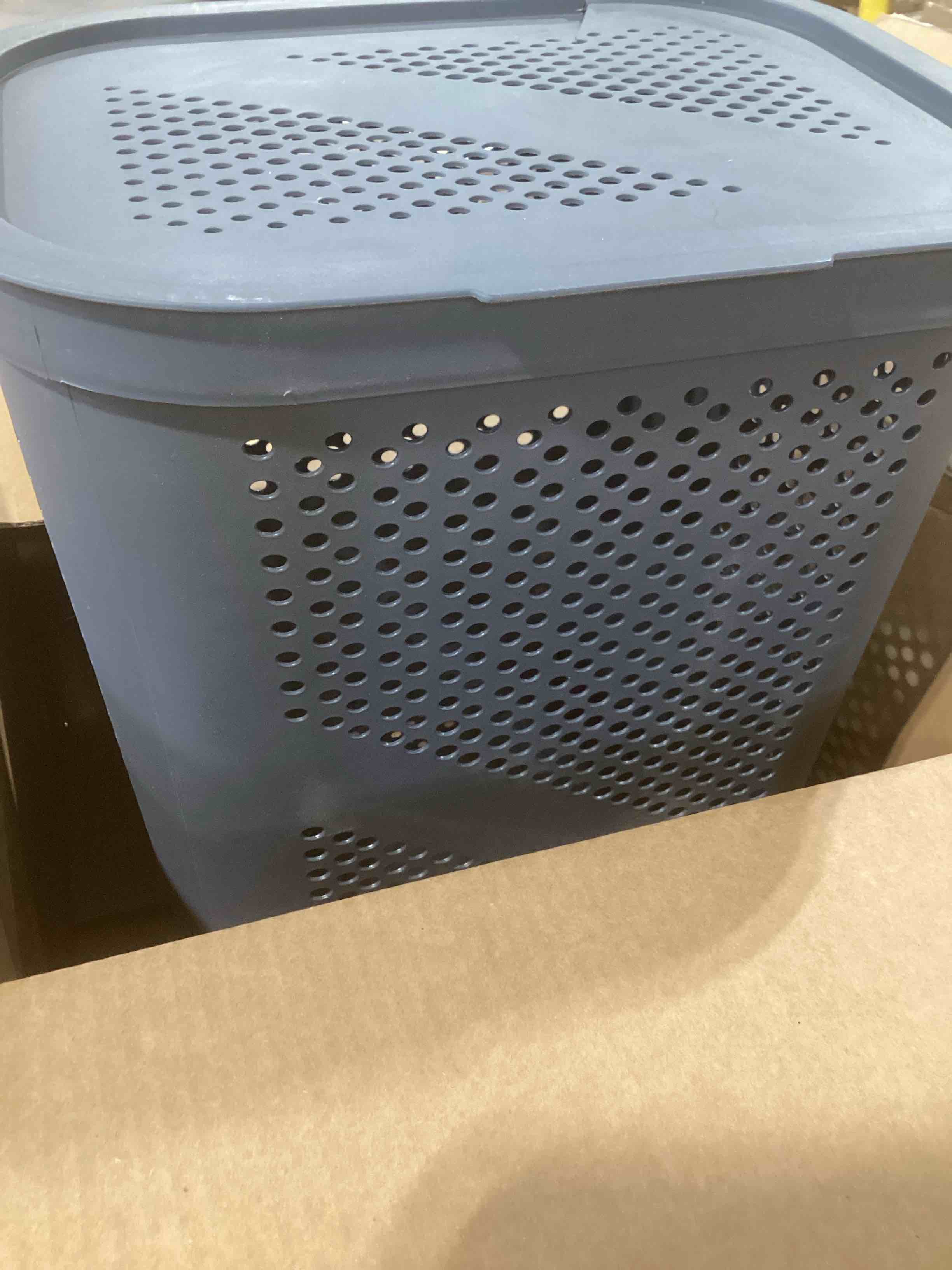 https://s3.amazonaws.com/lotting-images-prod/bidfta/BRN1623618_1742235882992.jpeg