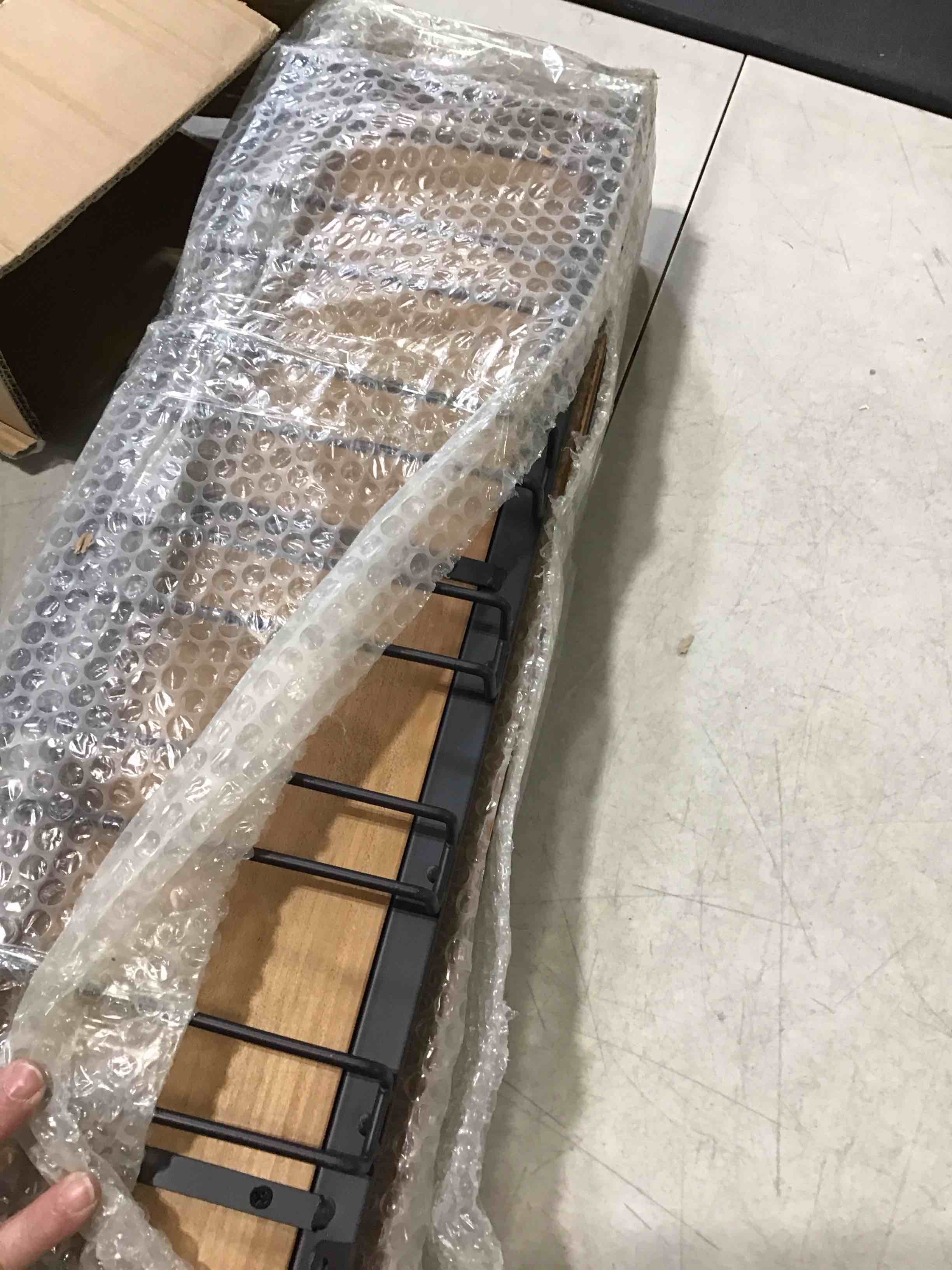 https://s3.amazonaws.com/lotting-images-prod/bidfta/BRN1623897_1742411739388.jpeg