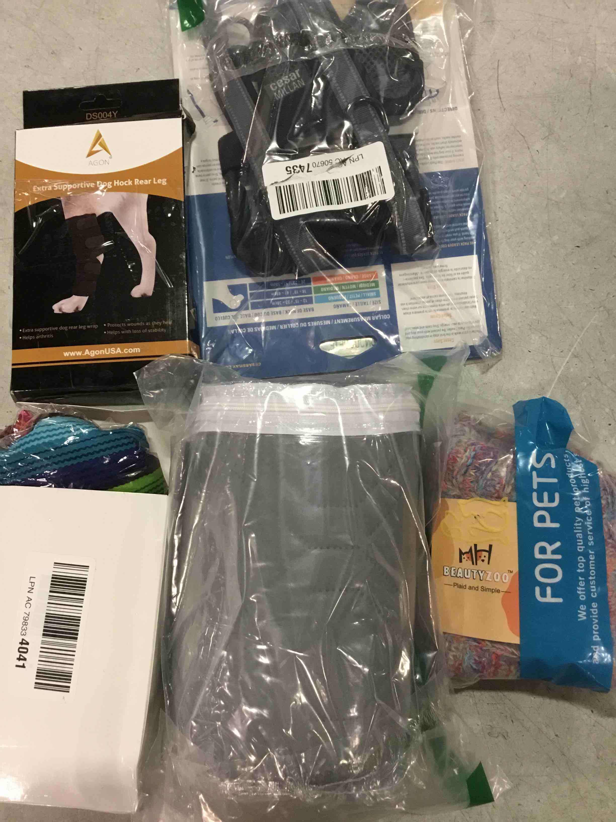 https://s3.amazonaws.com/lotting-images-prod/bidfta/BRN1630799_1732903467568.jpeg