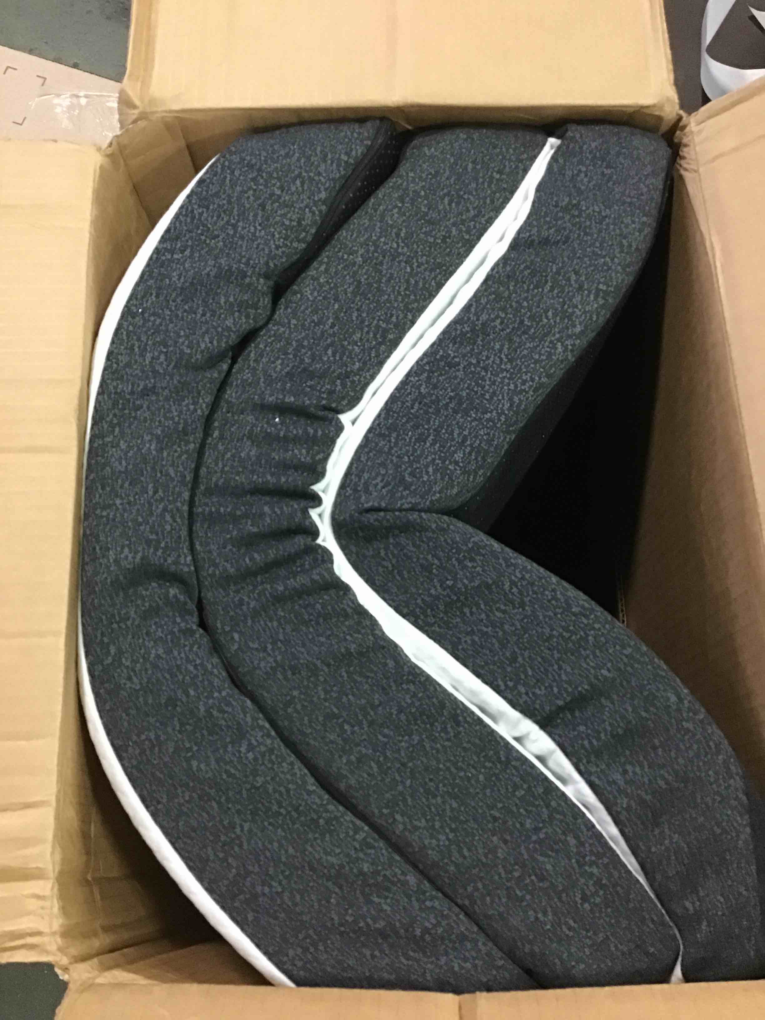 https://s3.amazonaws.com/lotting-images-prod/bidfta/BRN1632131_1733939646956.jpeg
