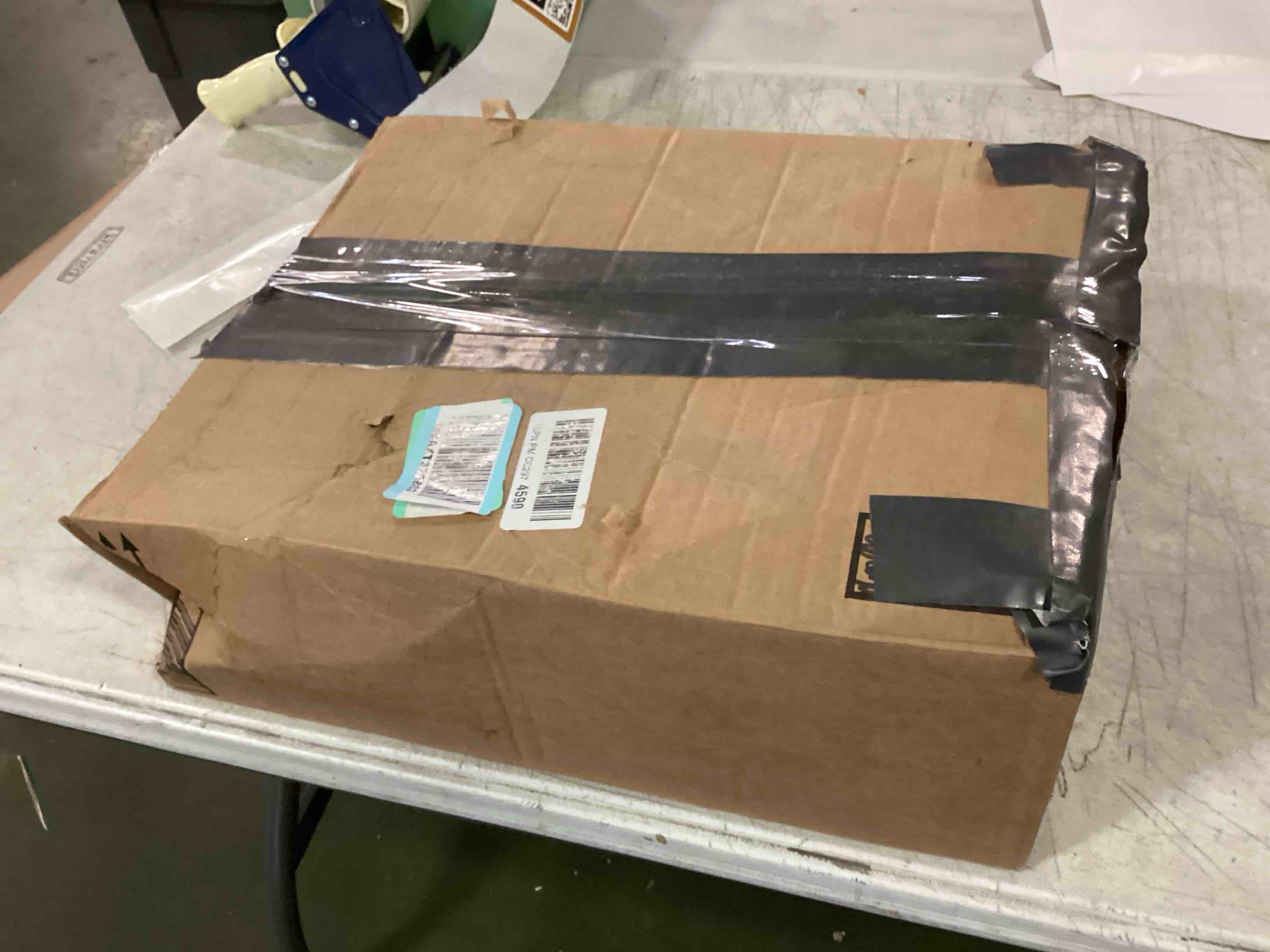 https://s3.amazonaws.com/lotting-images-prod/bidfta/BRN1634040_1733162579783.jpeg