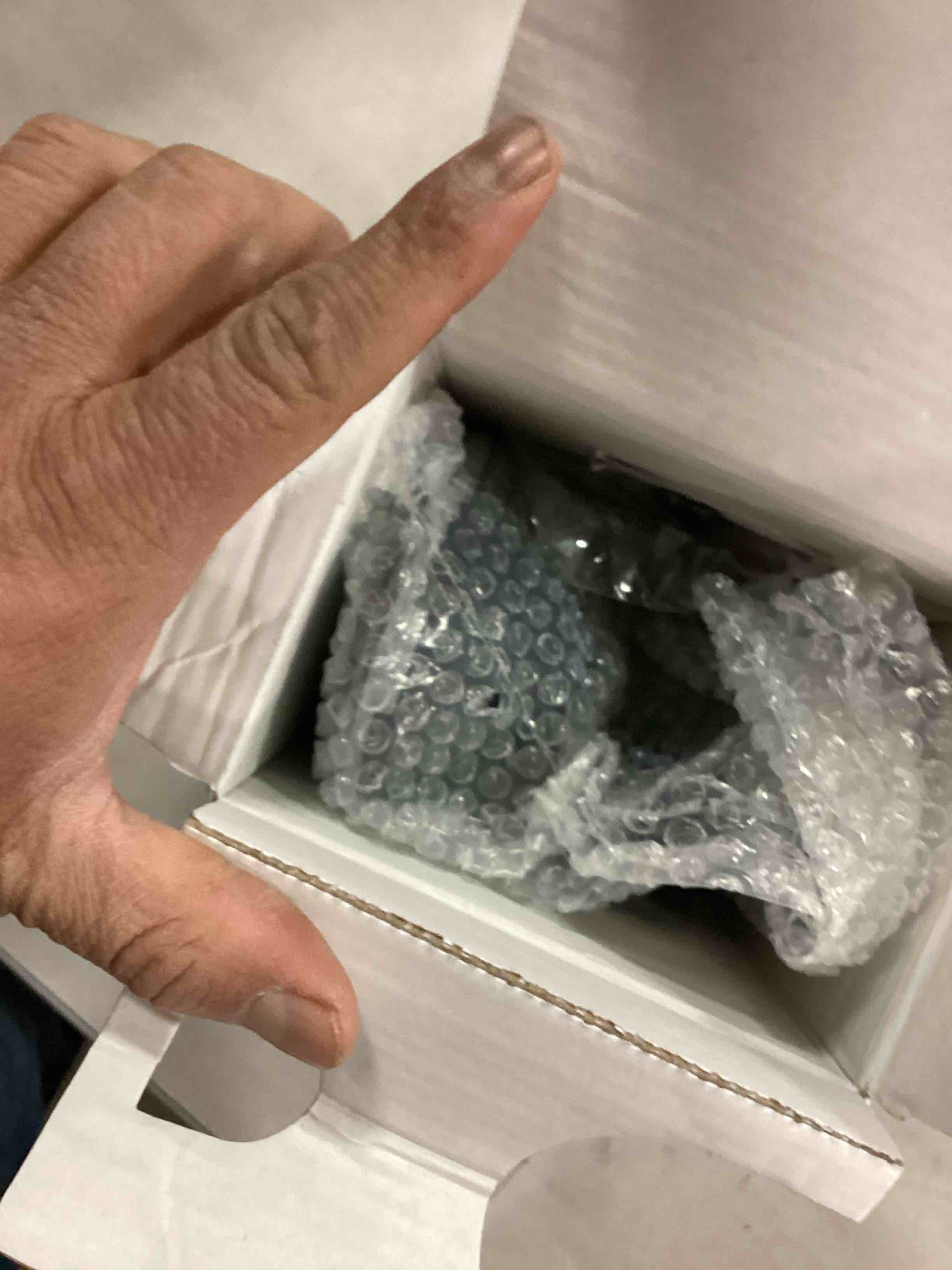 https://s3.amazonaws.com/lotting-images-prod/bidfta/BRN1635863_1733837613495.jpeg