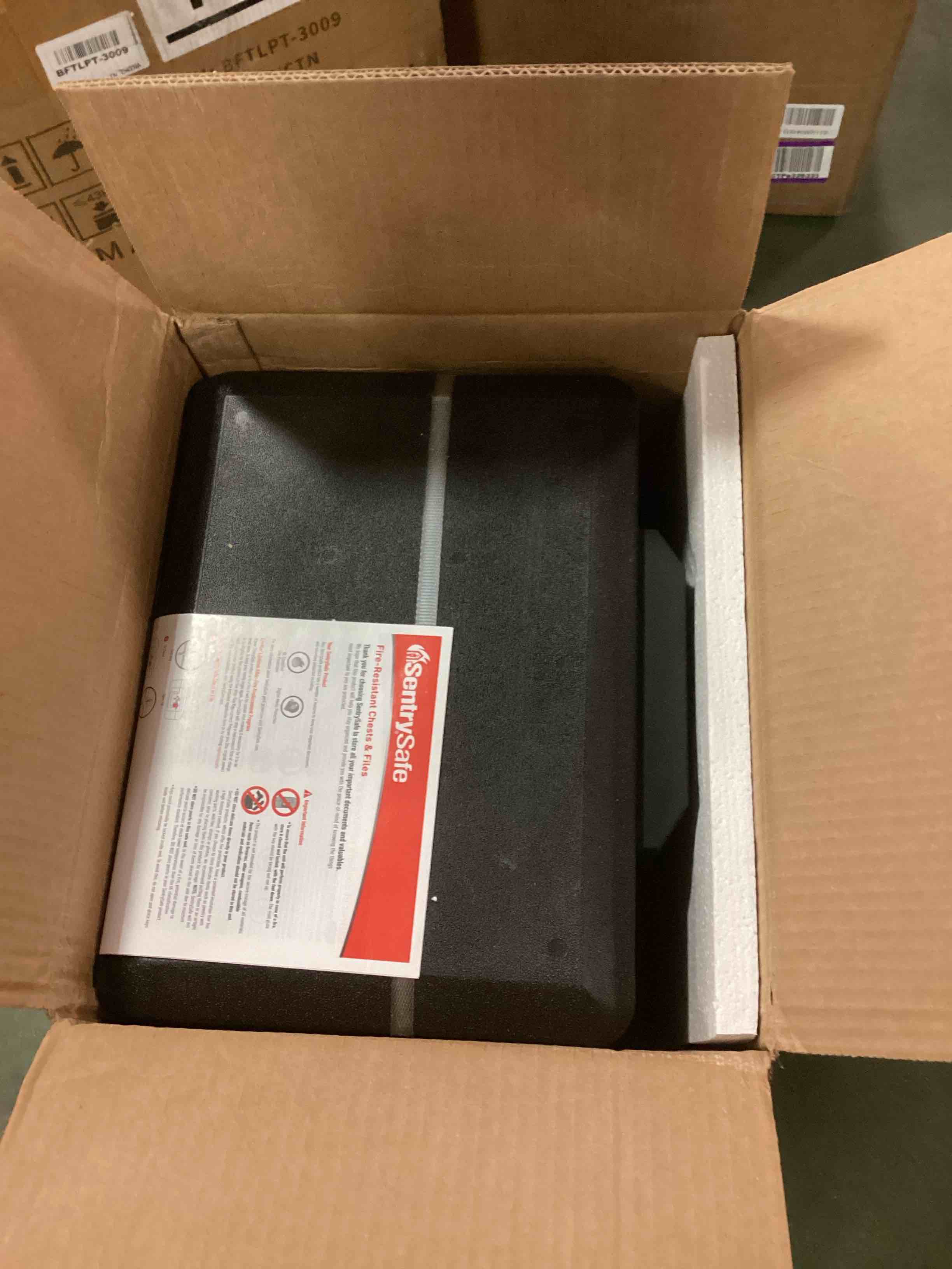 https://s3.amazonaws.com/lotting-images-prod/bidfta/BRN1636808_1733919959647.jpeg