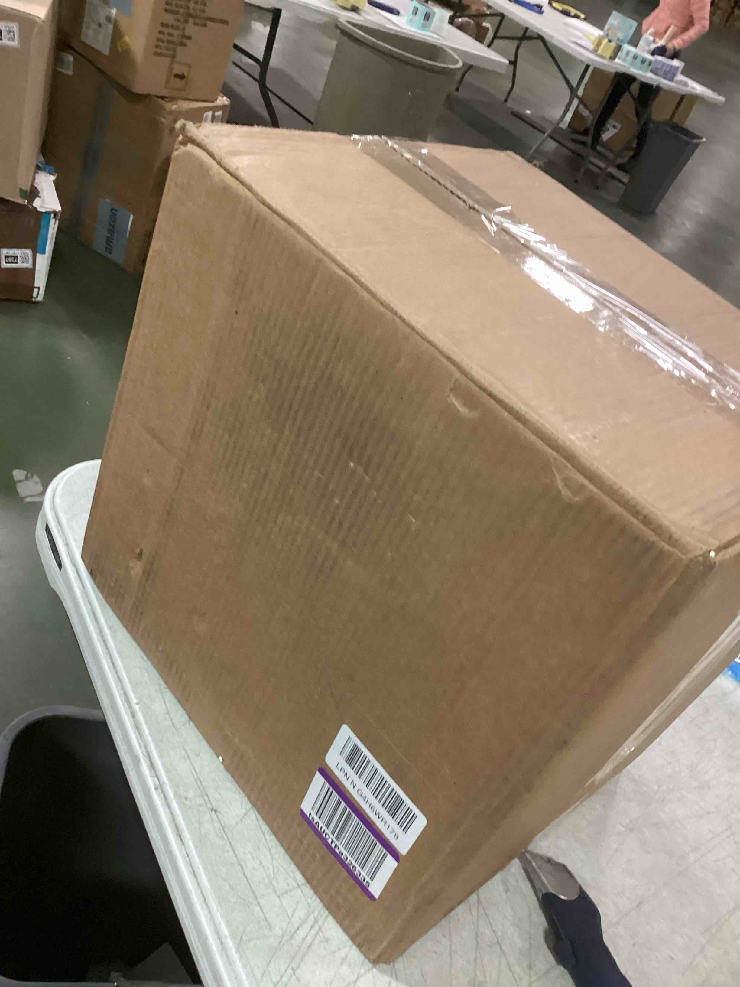 https://s3.amazonaws.com/lotting-images-prod/bidfta/BRN1636810_1733919771388.jpeg