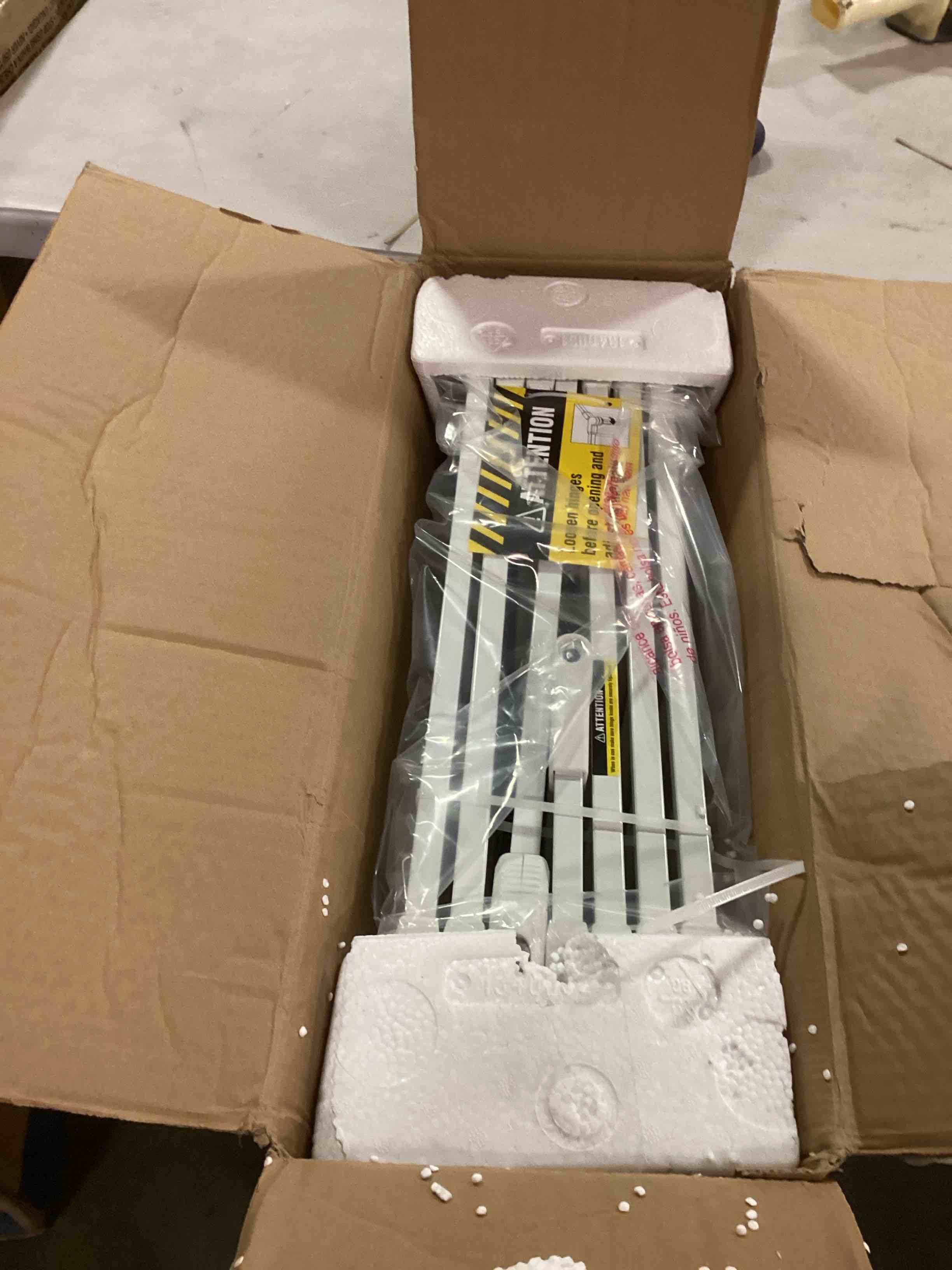 https://s3.amazonaws.com/lotting-images-prod/bidfta/BRN1638068_1734614297613.jpeg